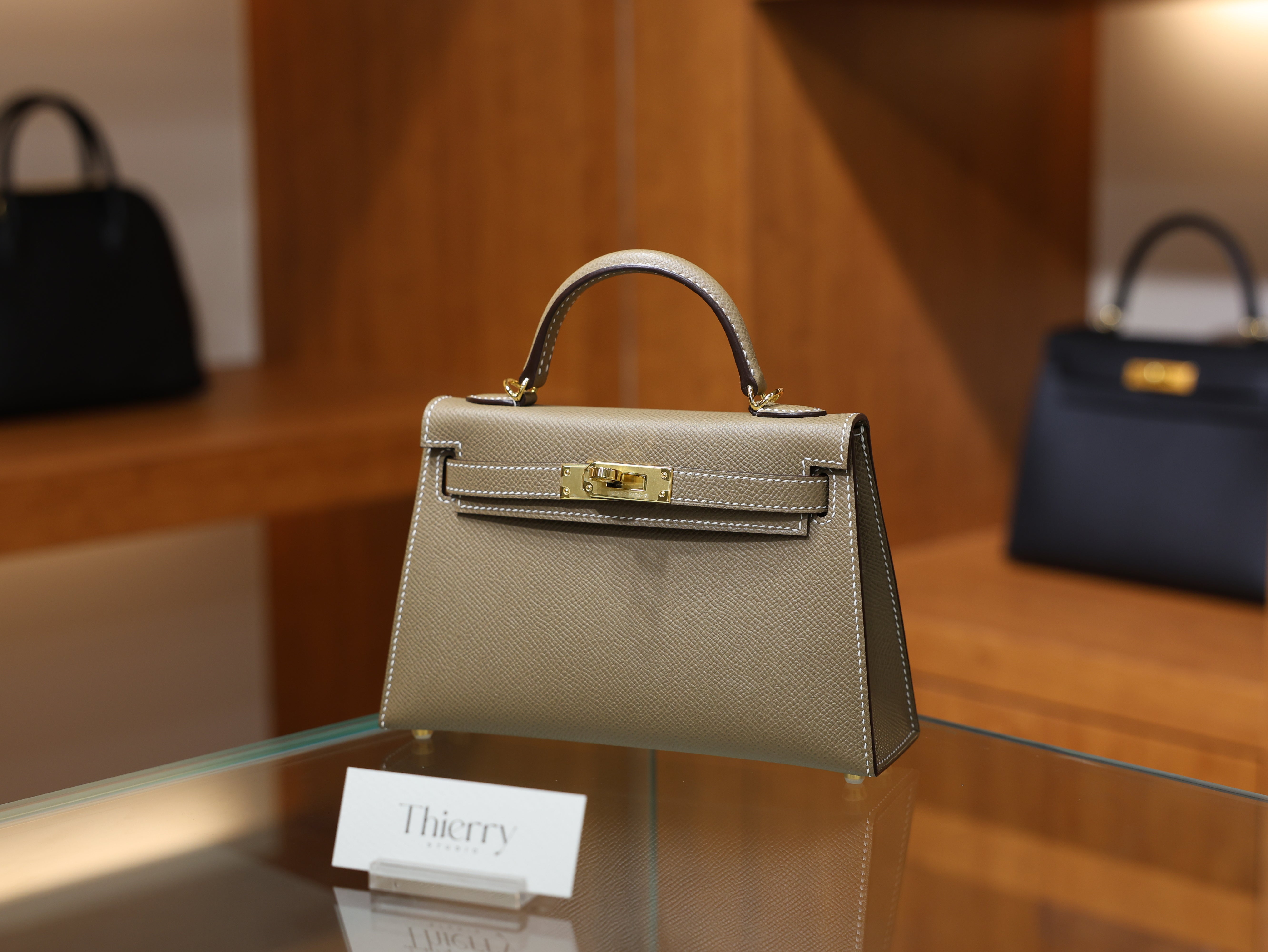 Kelly mini 2 epsom etoupe GHW