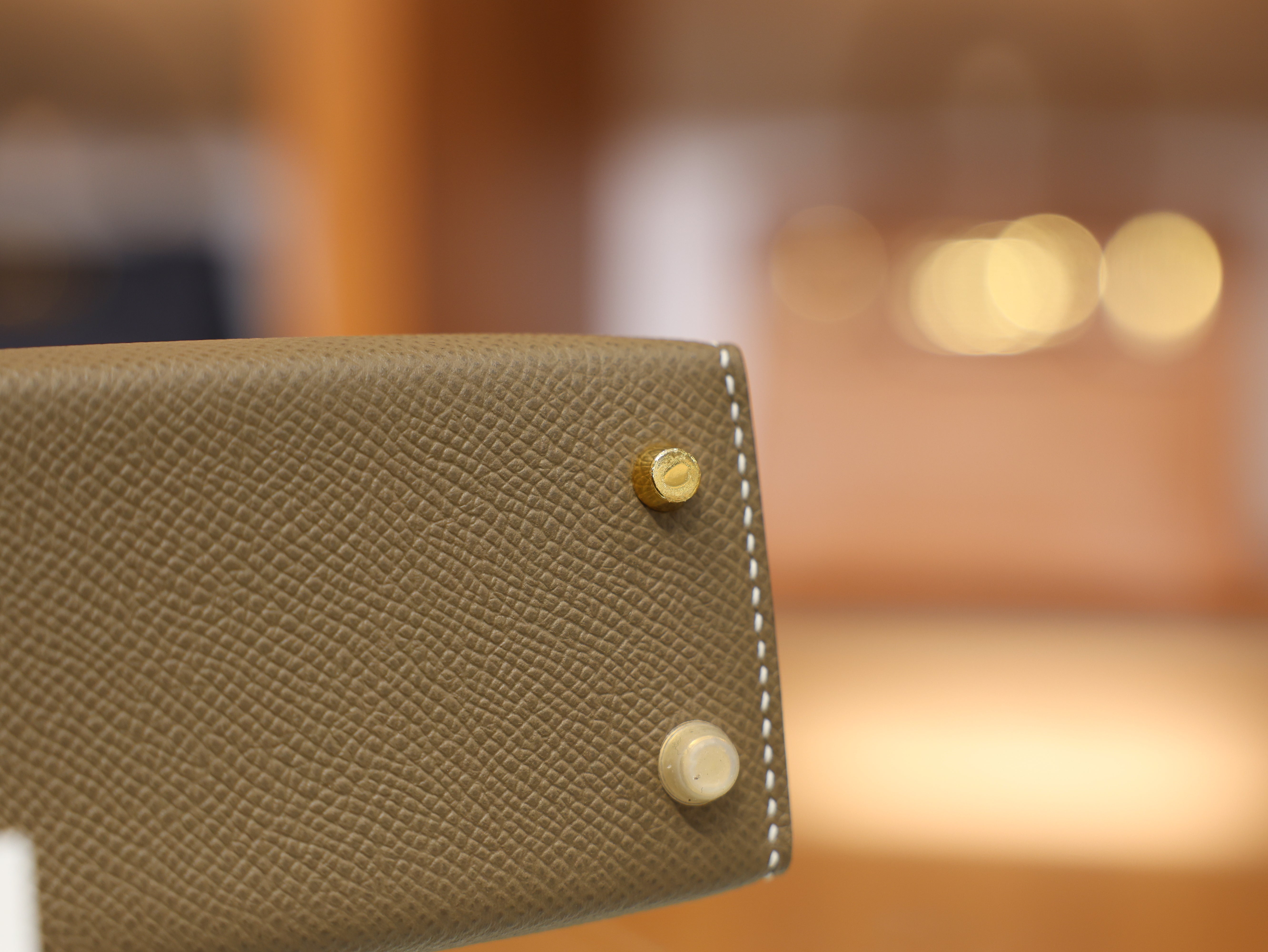 Kelly mini 2 epsom etoupe GHW