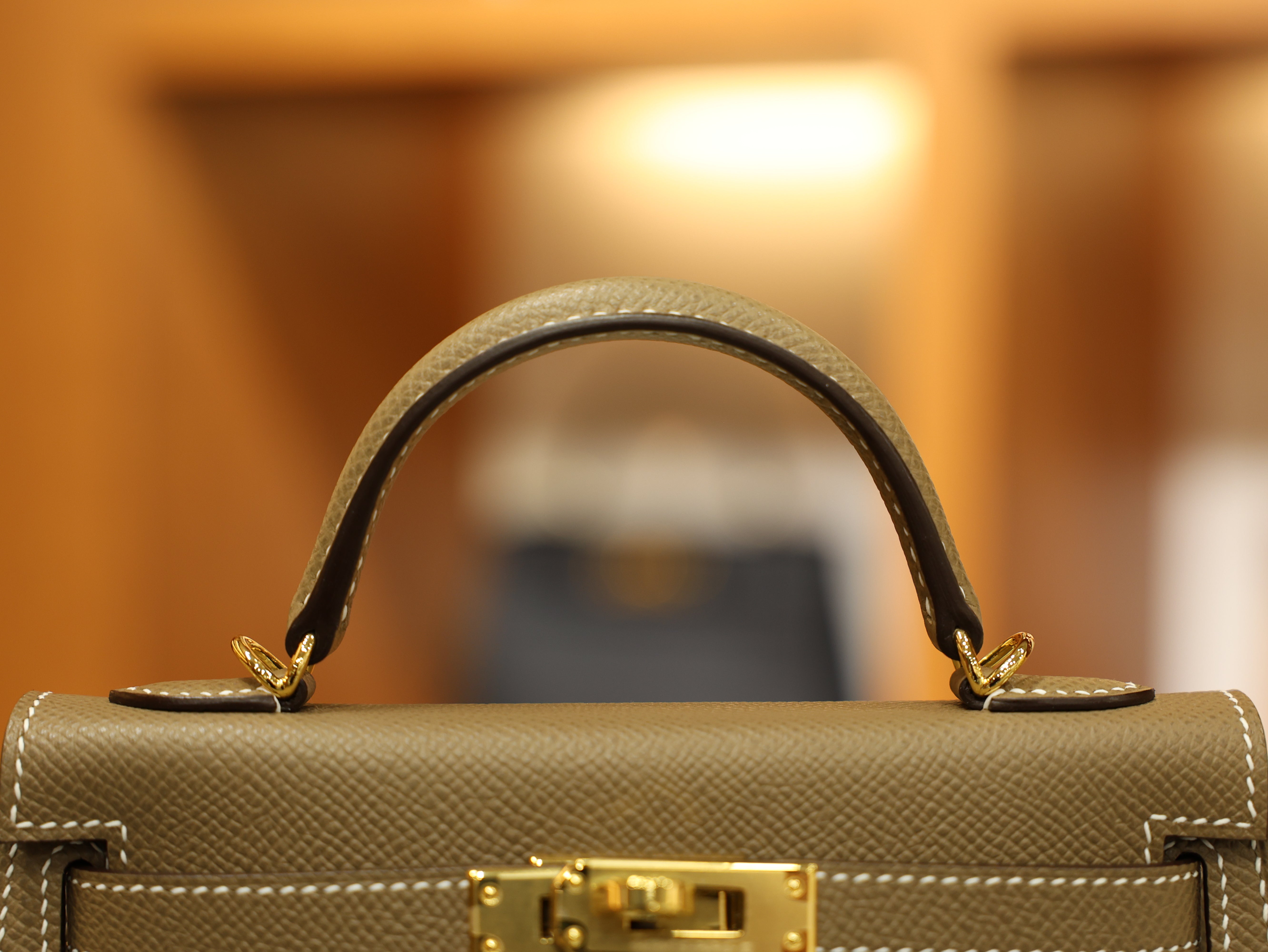 Kelly mini 2 epsom etoupe GHW