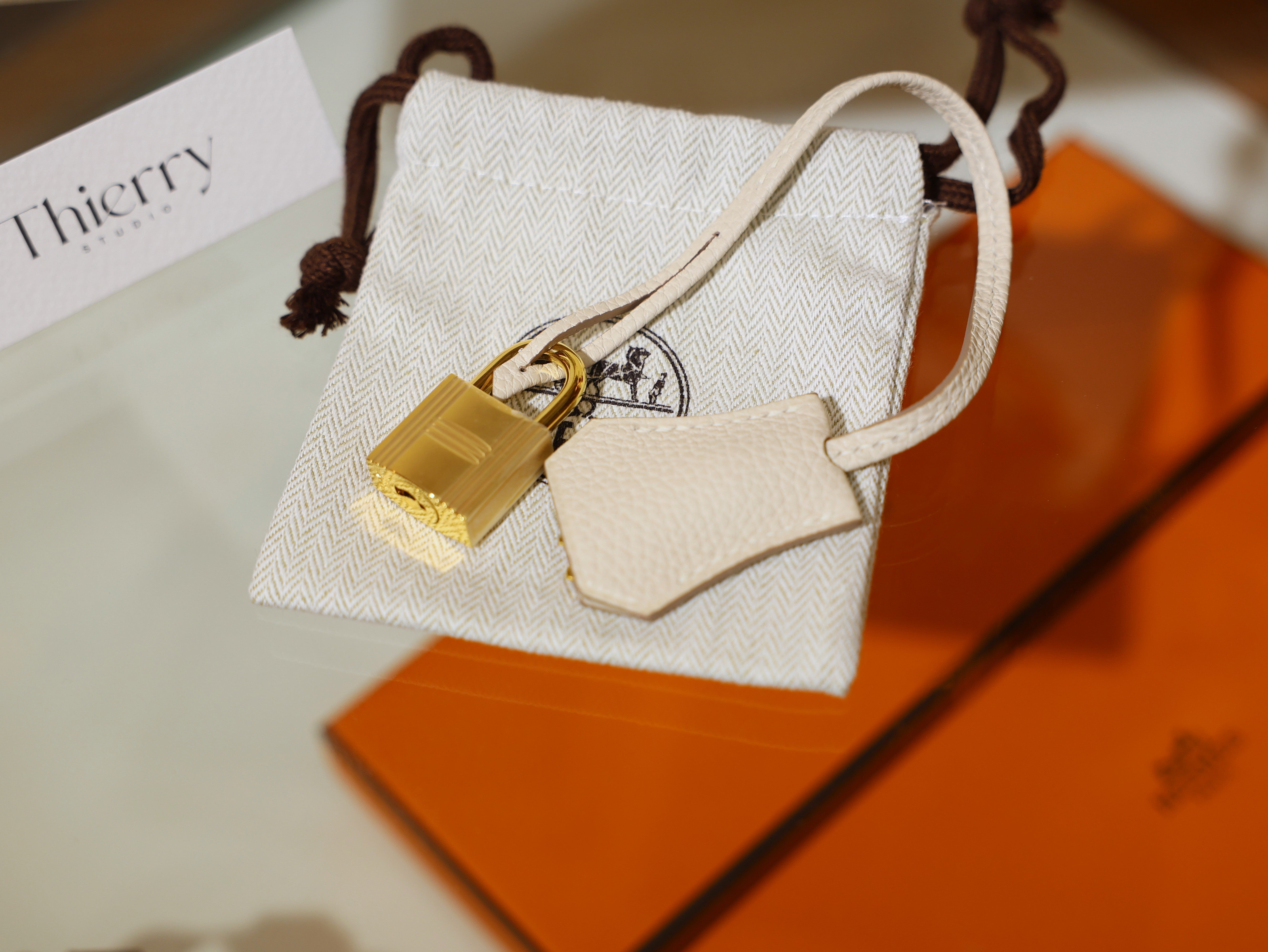 Kelly 28 togo craie GHW