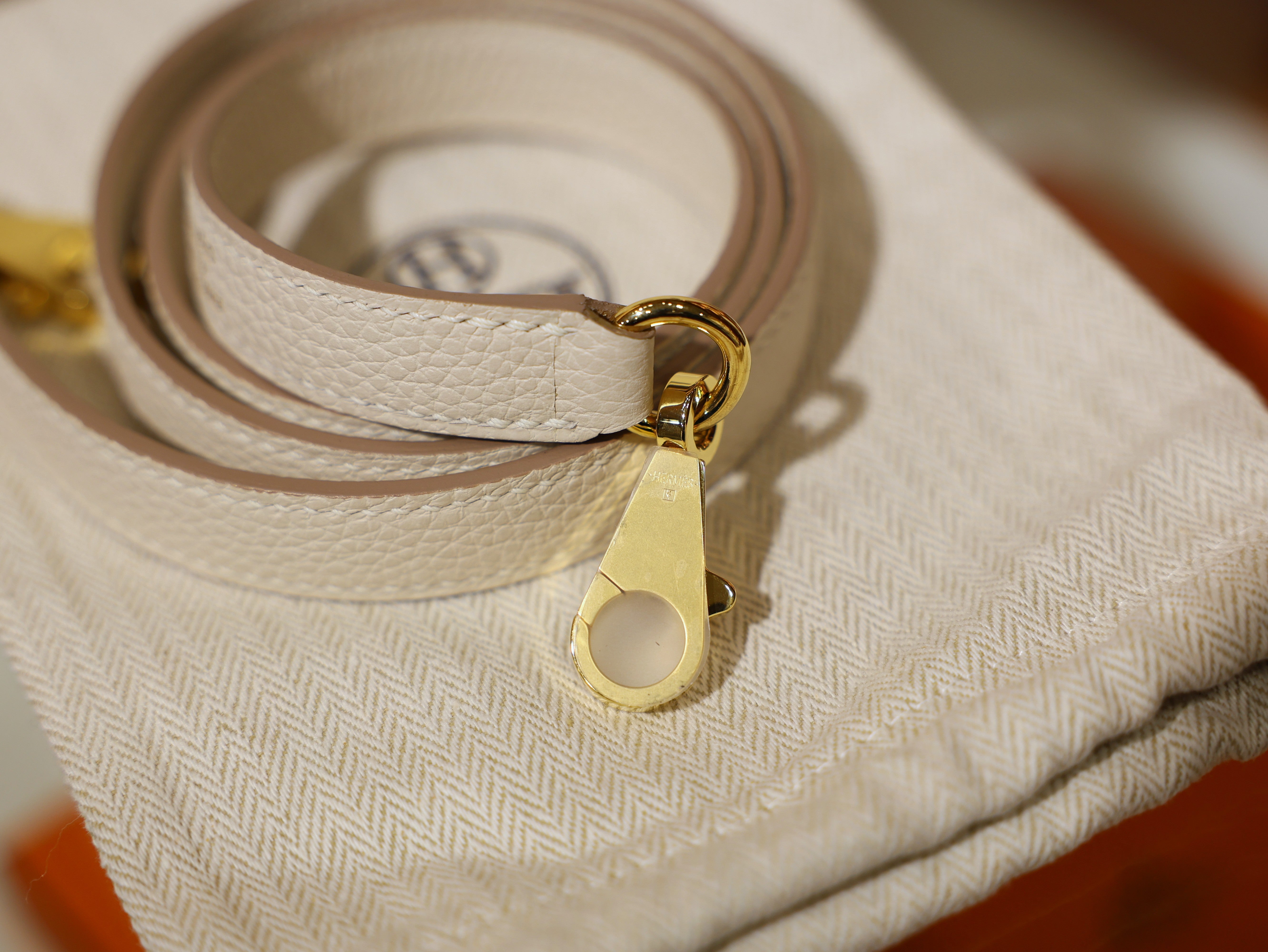 Kelly 28 togo craie GHW