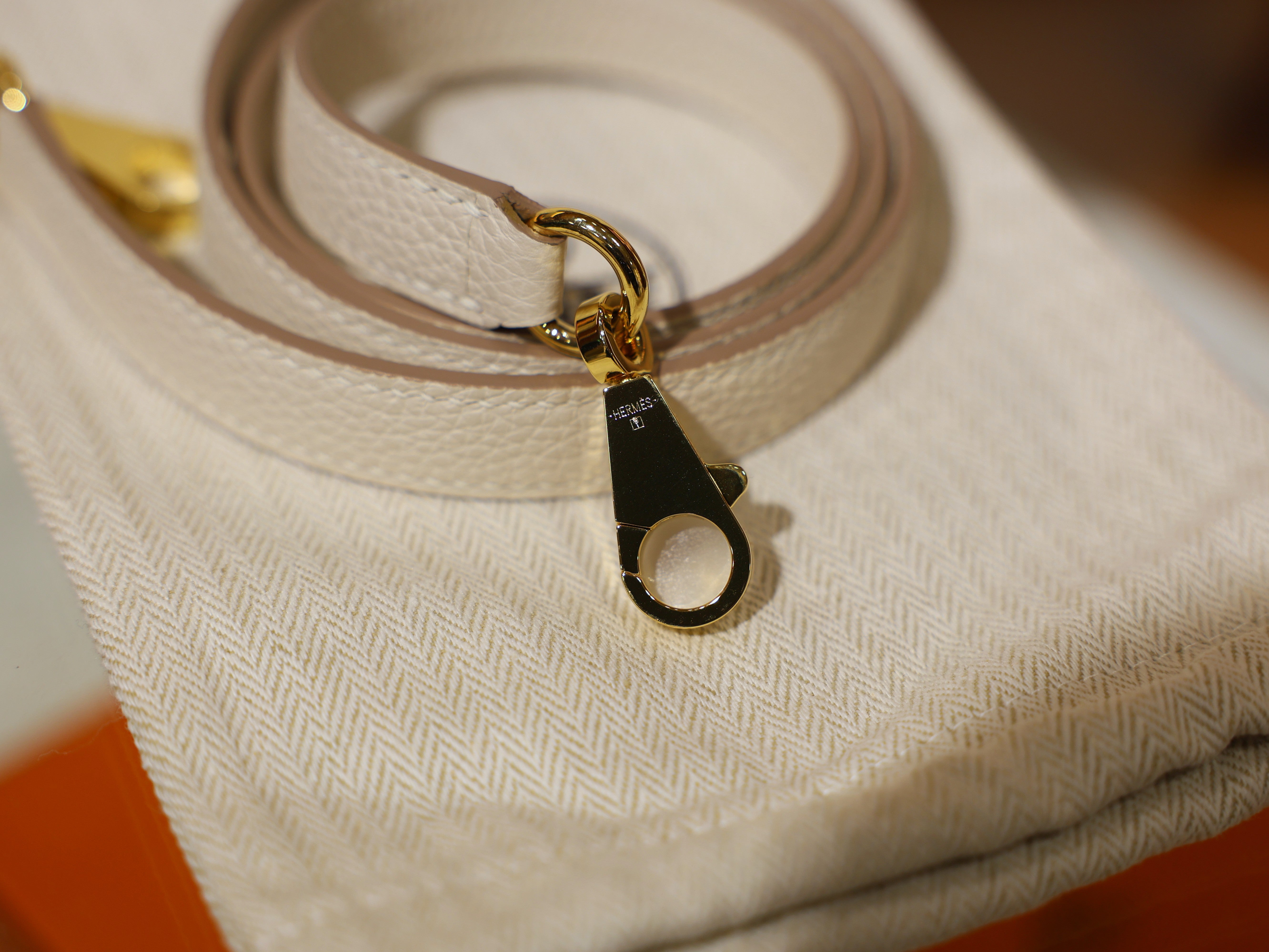 Kelly 28 togo craie GHW