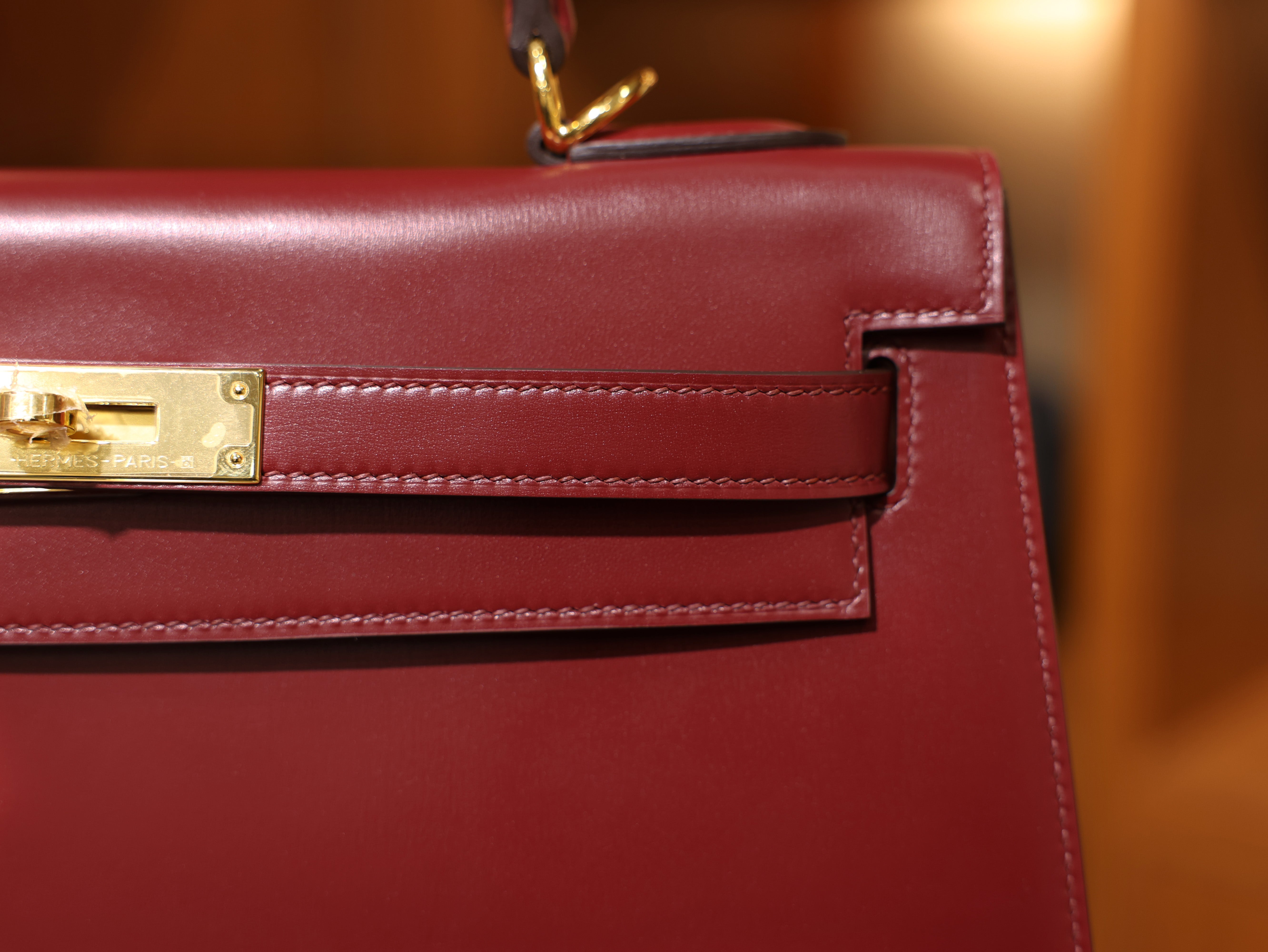 Kelly 32 box rouge H GHW