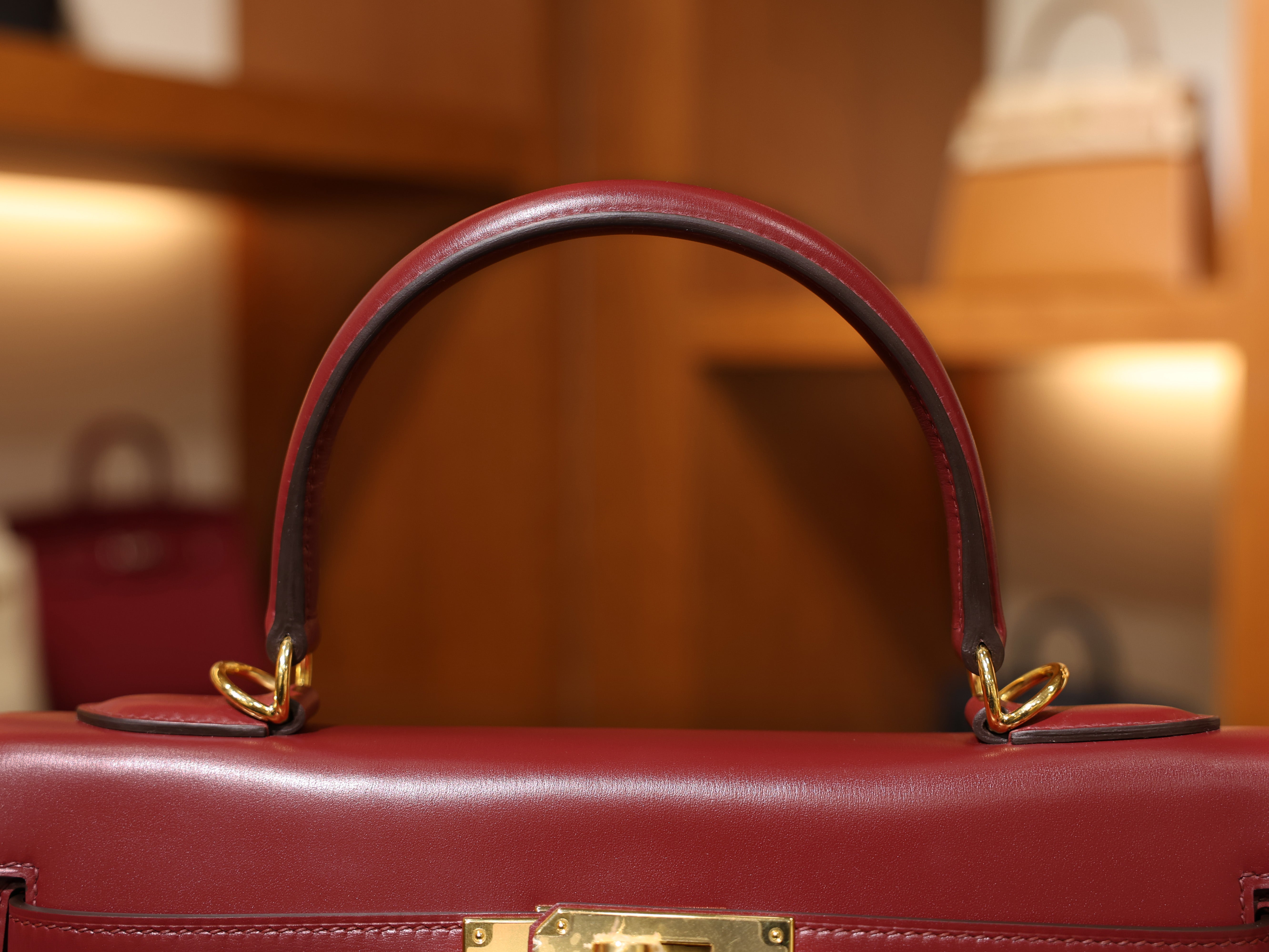 Kelly 32 box rouge H GHW