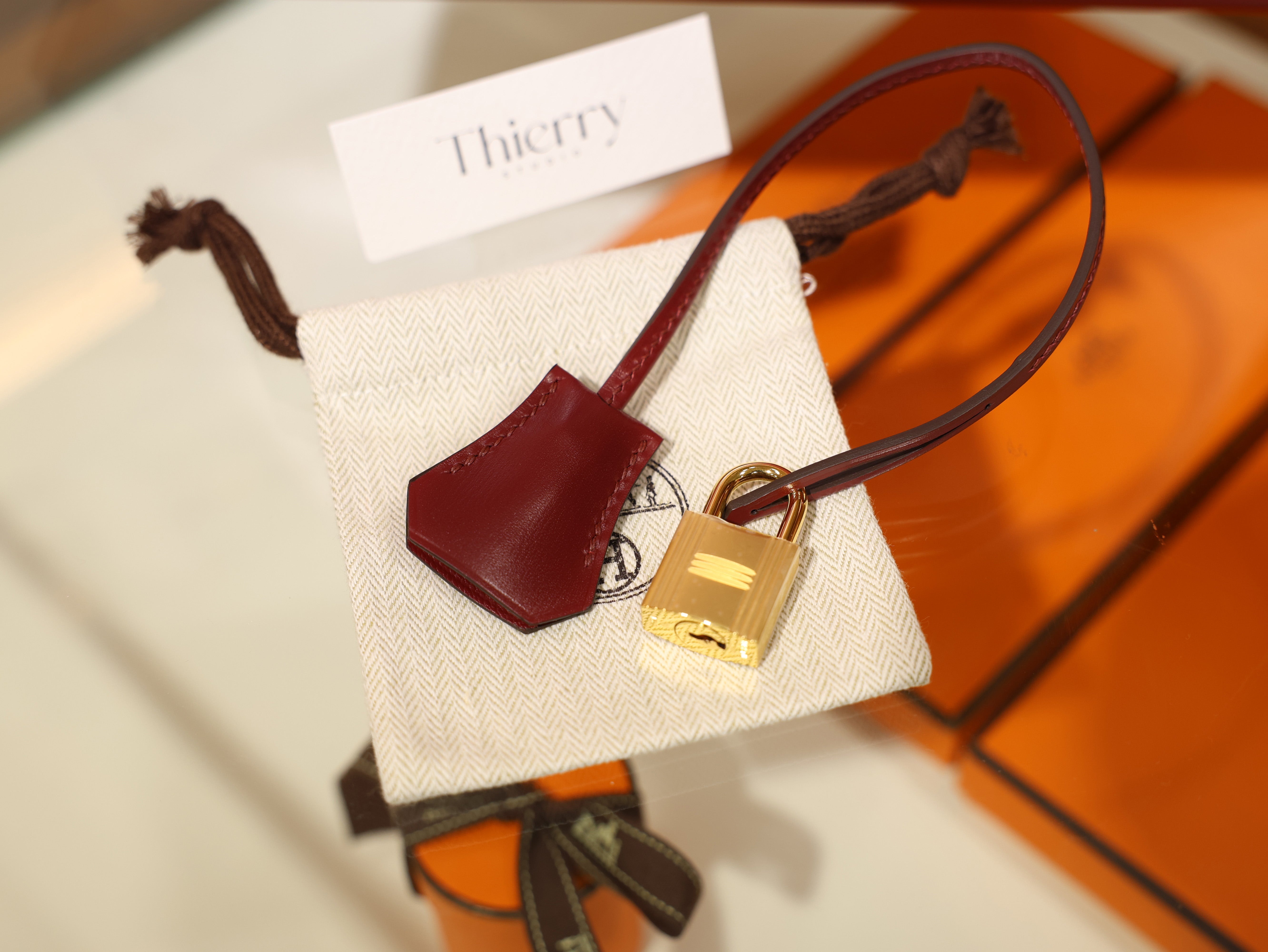 Kelly 32 box rouge H GHW