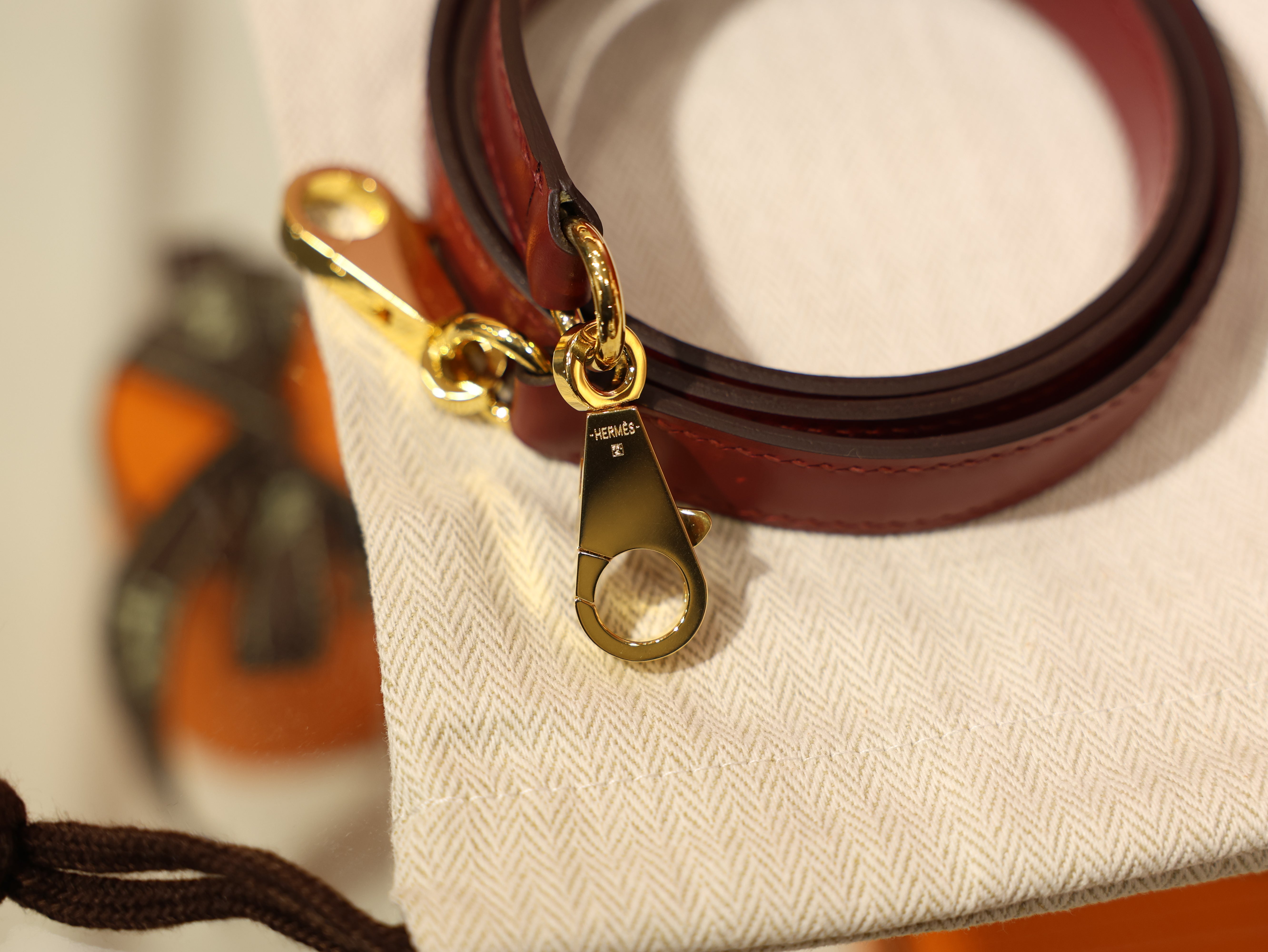 Kelly 32 box rouge H GHW