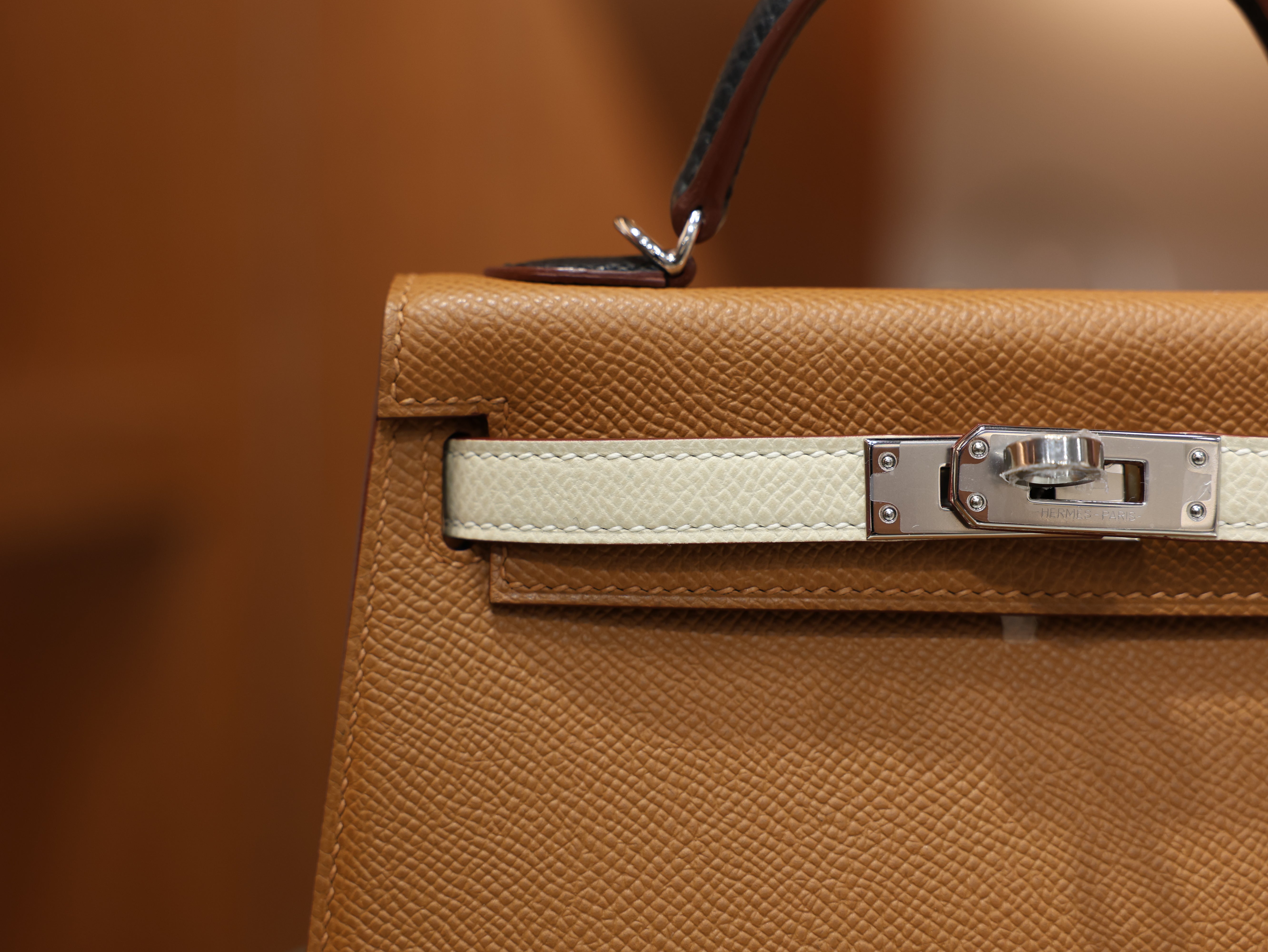 Kelly mini 2 epsom gold craie black PHW (S.O)