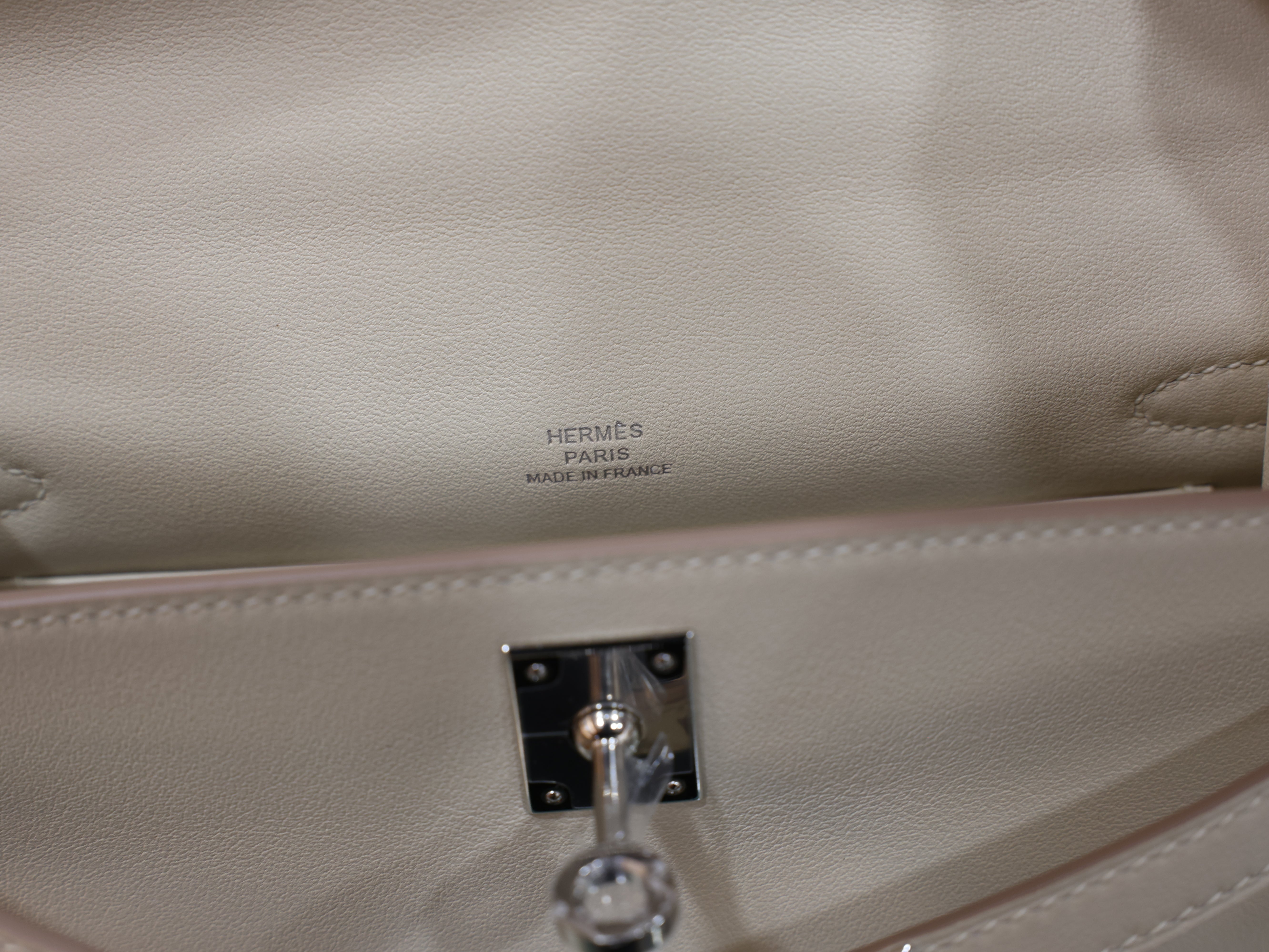 Kelly pochette swift craie PHW