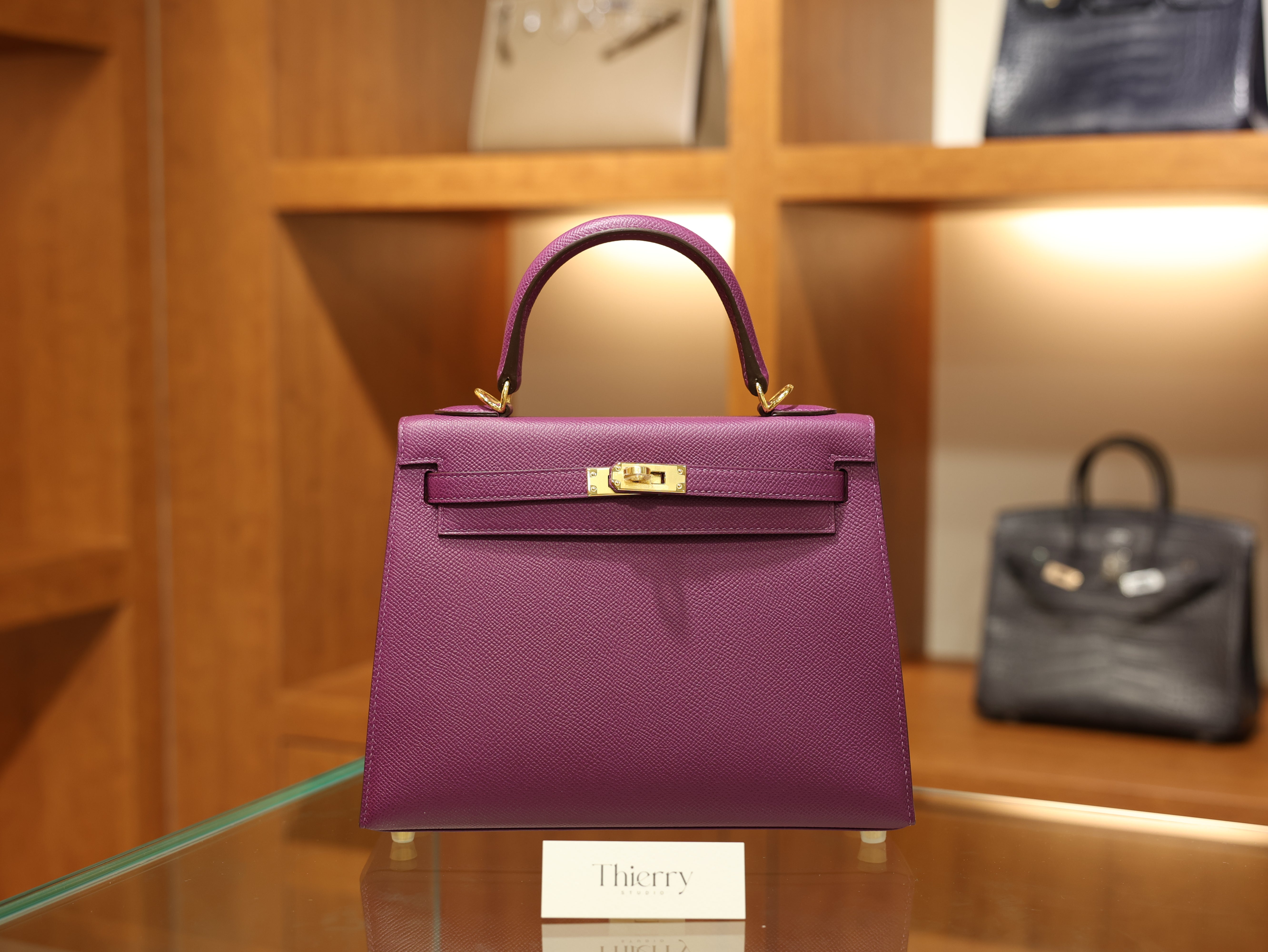 Kelly 25 epsom anemone GHW