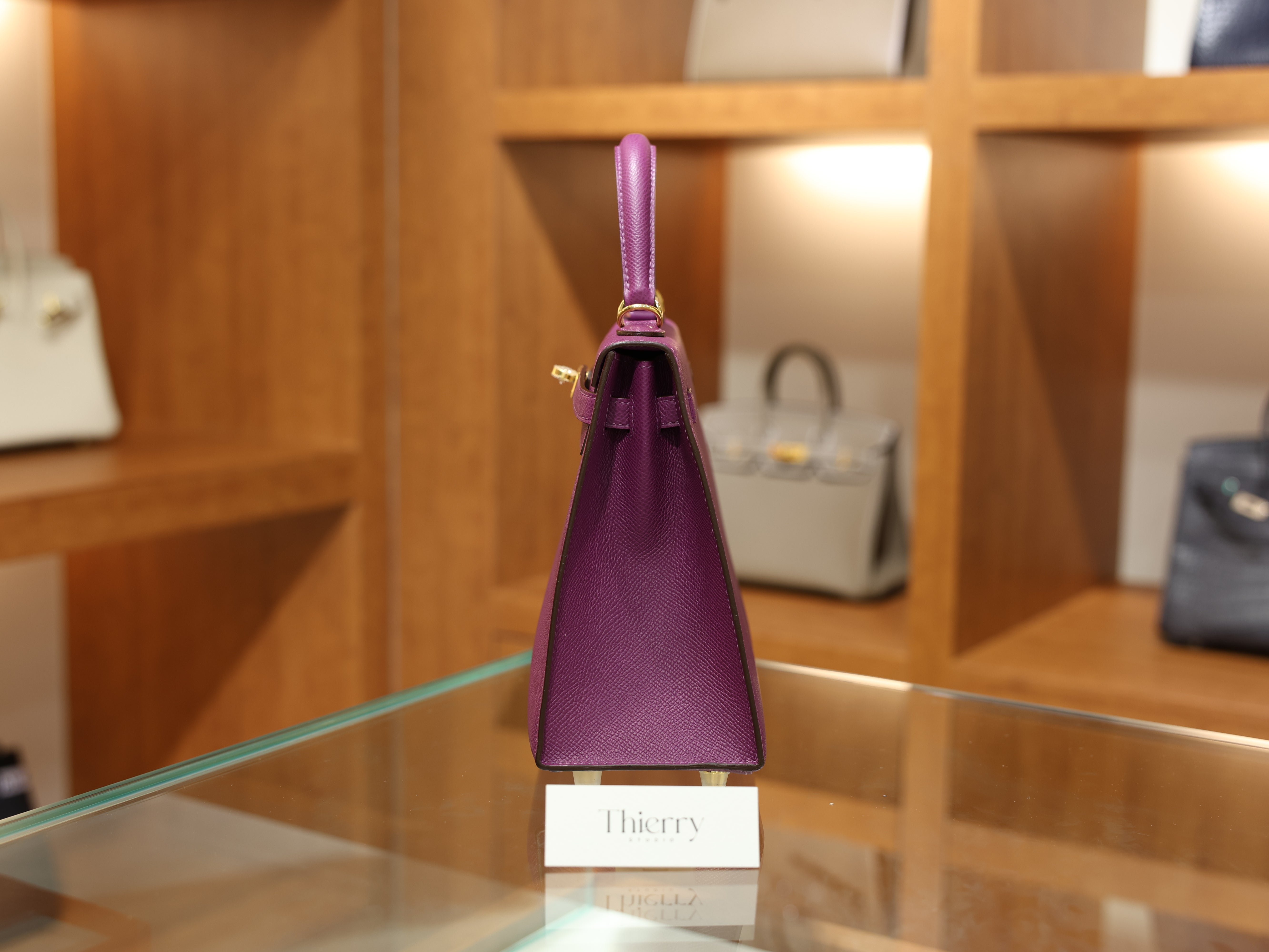 Kelly 25 epsom anemone GHW