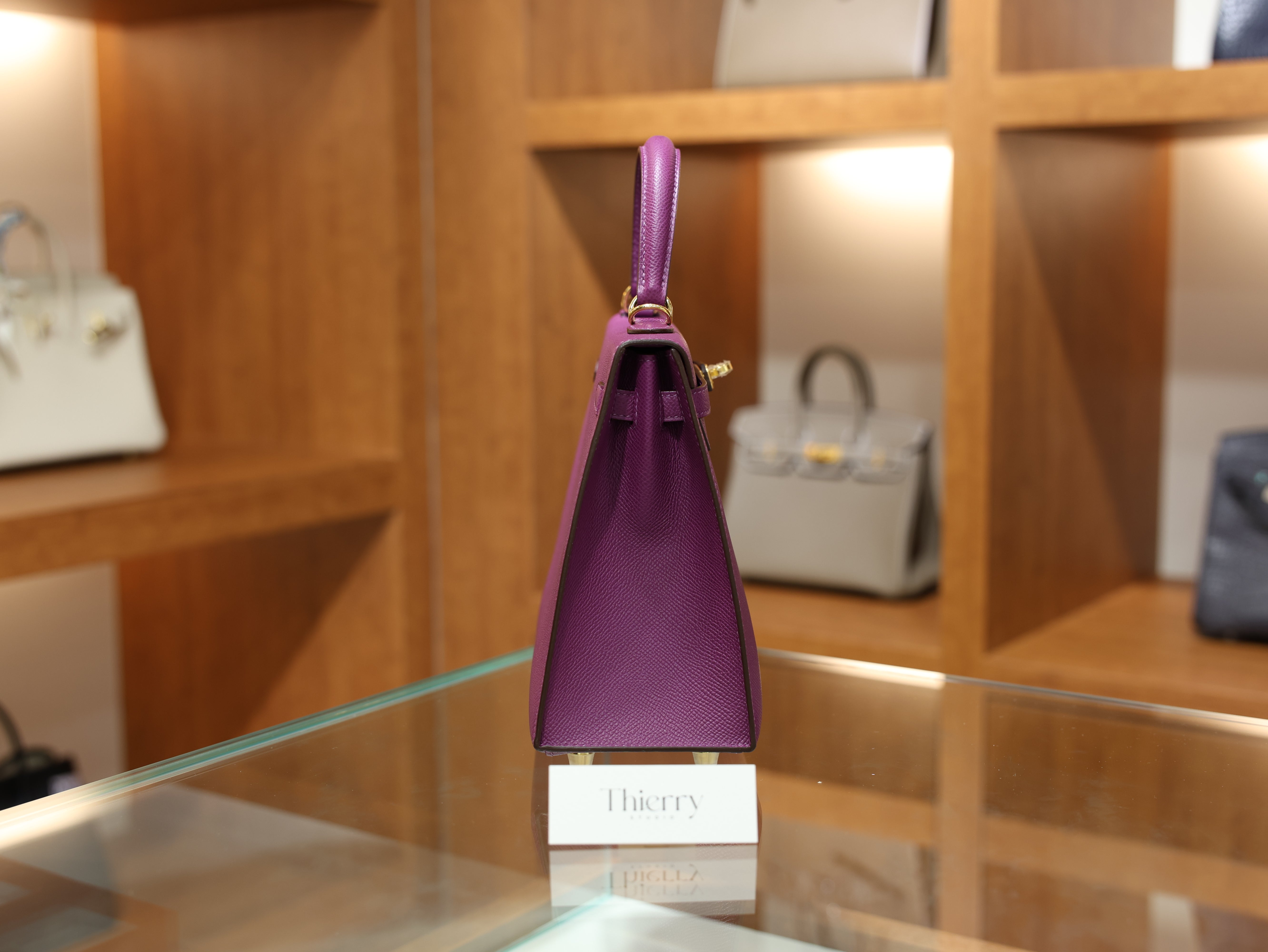 Kelly 25 epsom anemone GHW