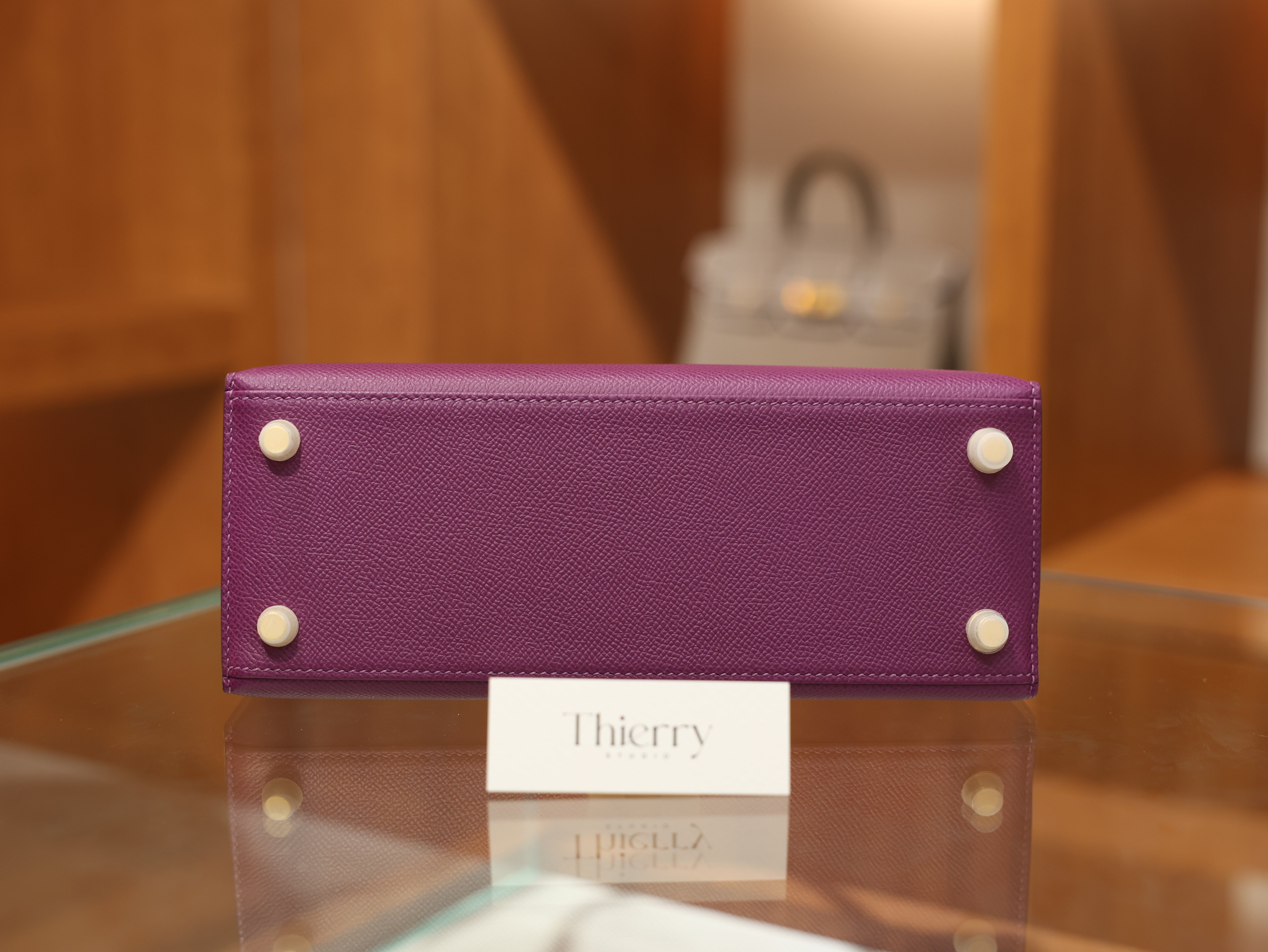 Kelly 25 epsom anemone GHW