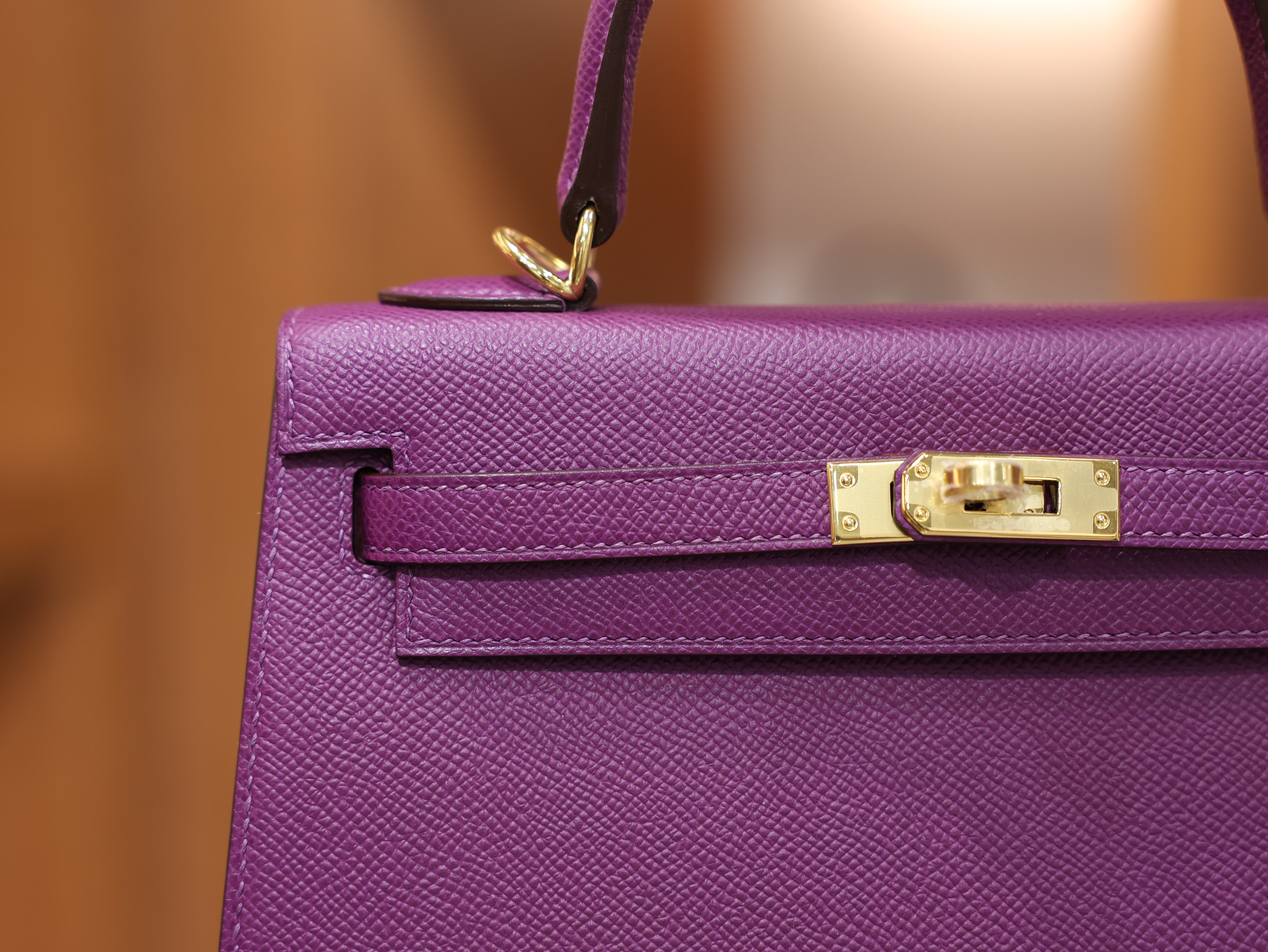 Kelly 25 epsom anemone GHW