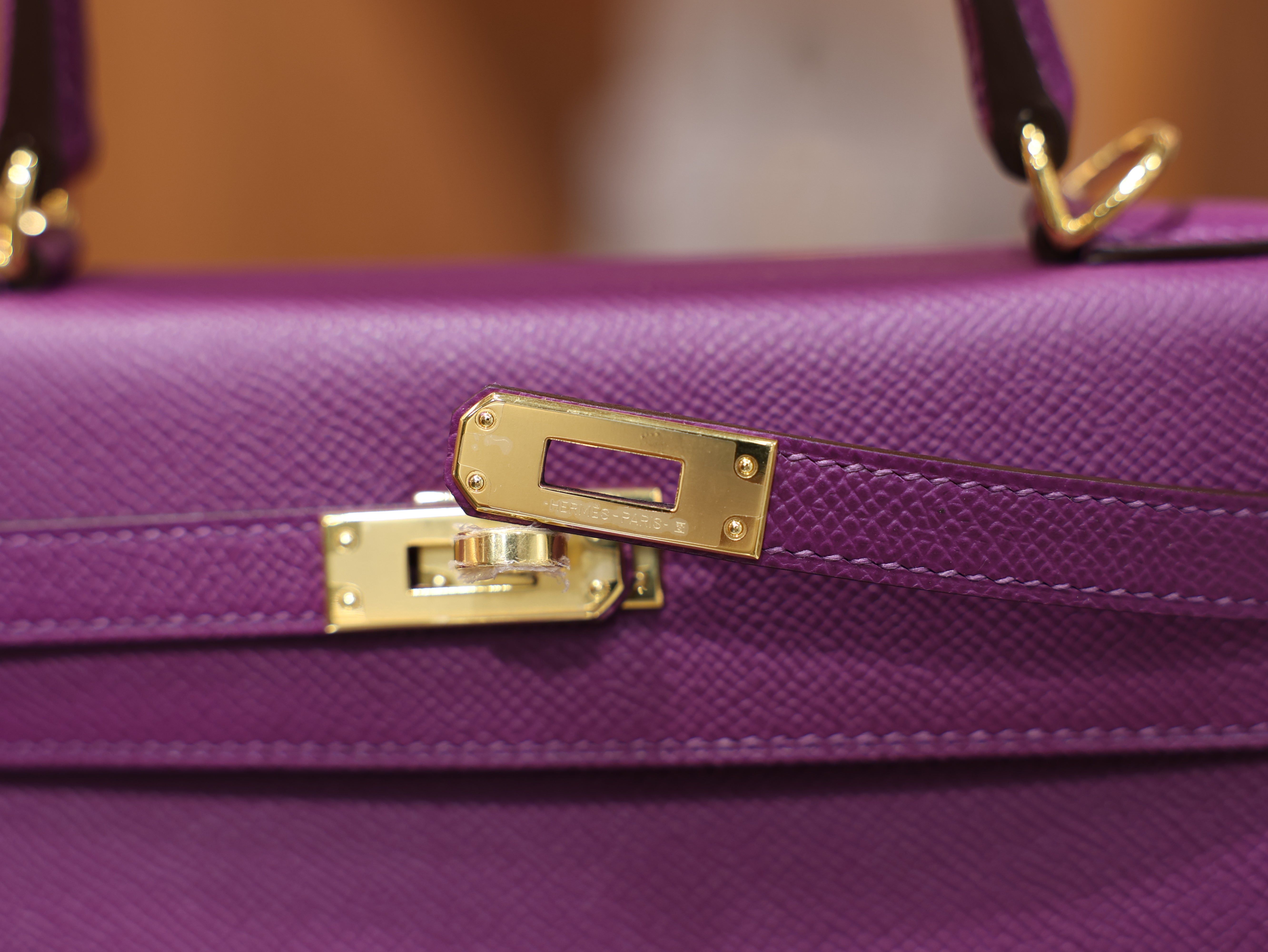 Kelly 25 epsom anemone GHW