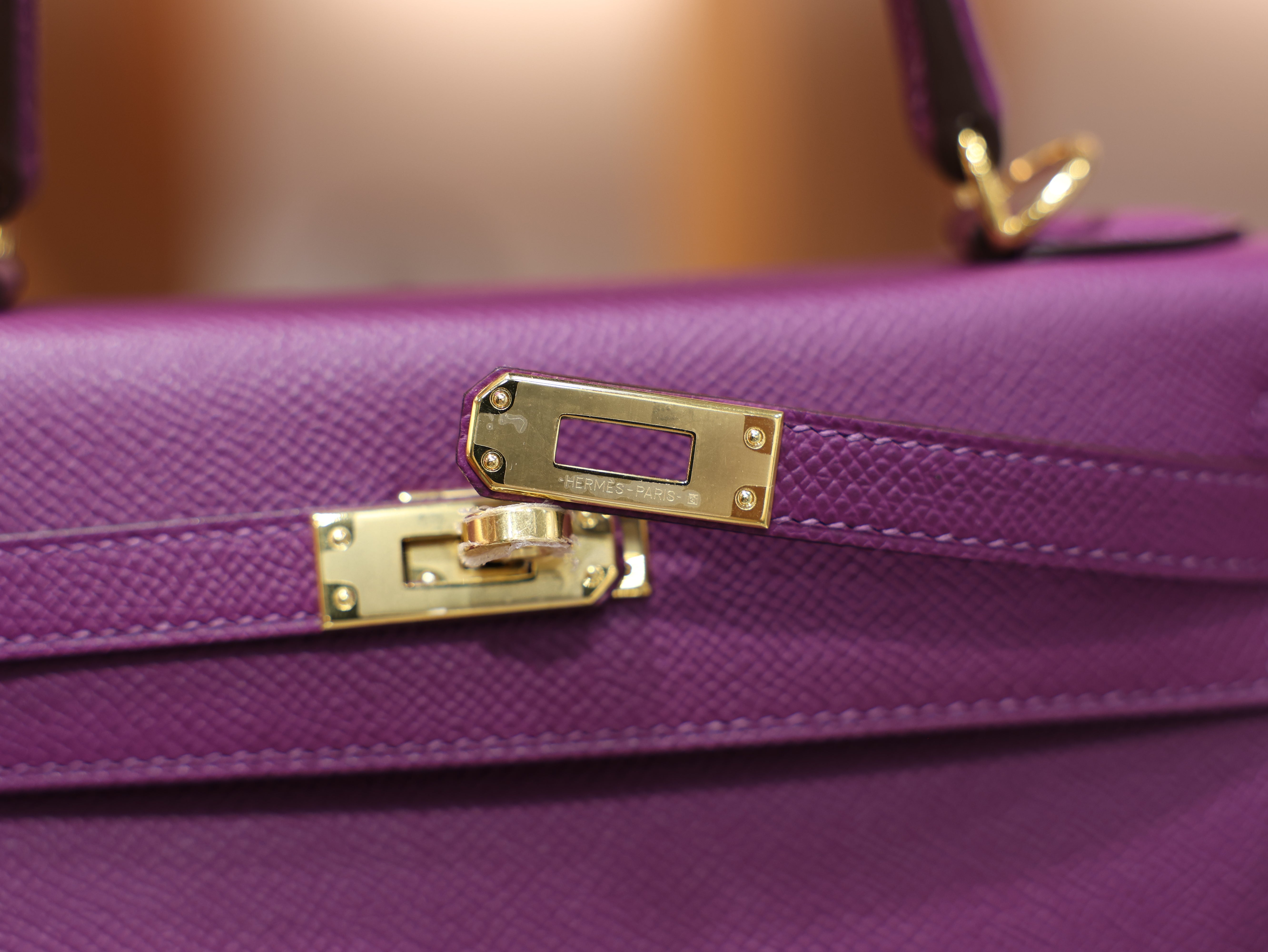 Kelly 25 epsom anemone GHW