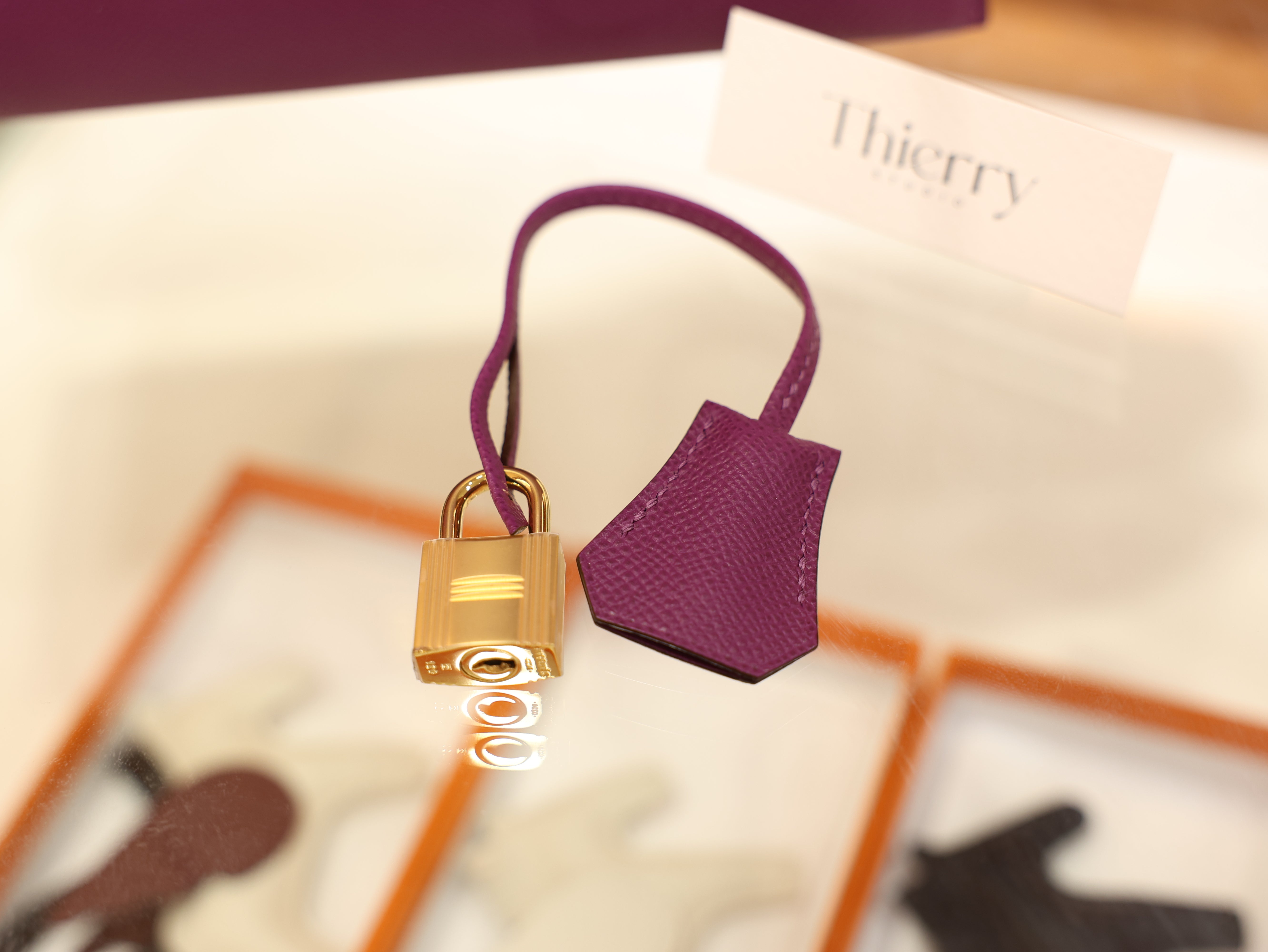 Kelly 25 epsom anemone GHW