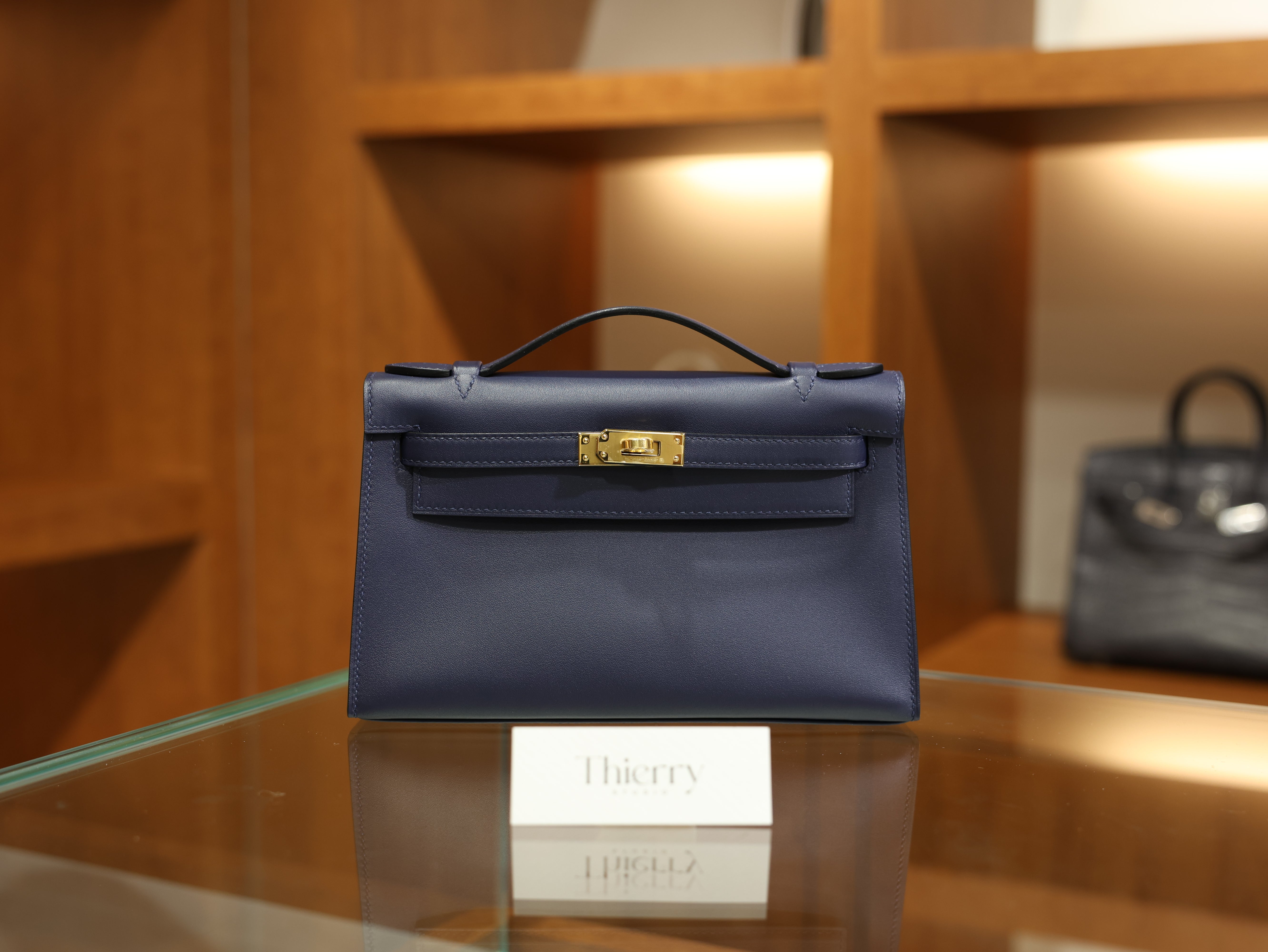 Kelly pochette swift bleu saphir GHW