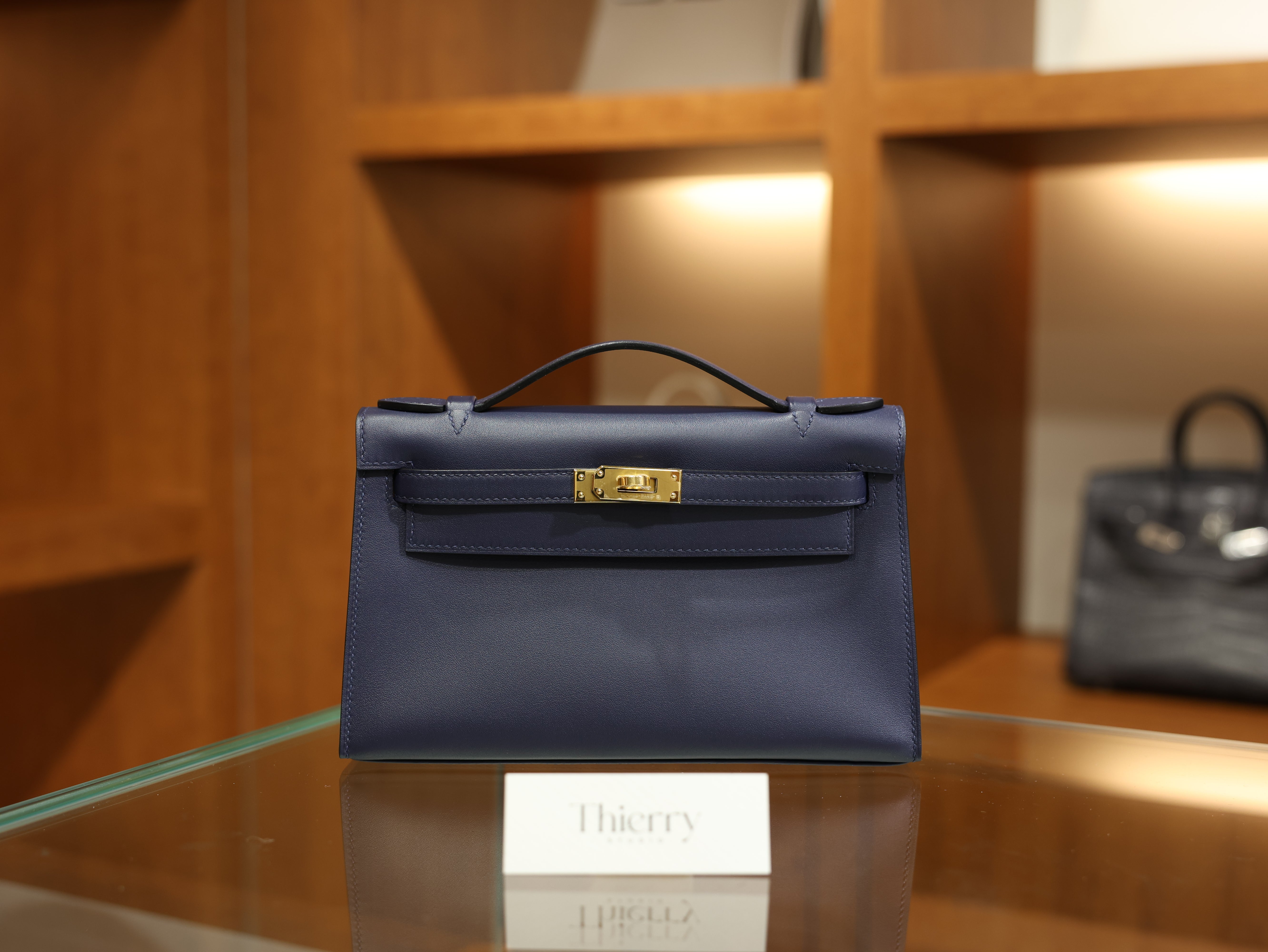 Kelly pochette swift bleu saphir GHW