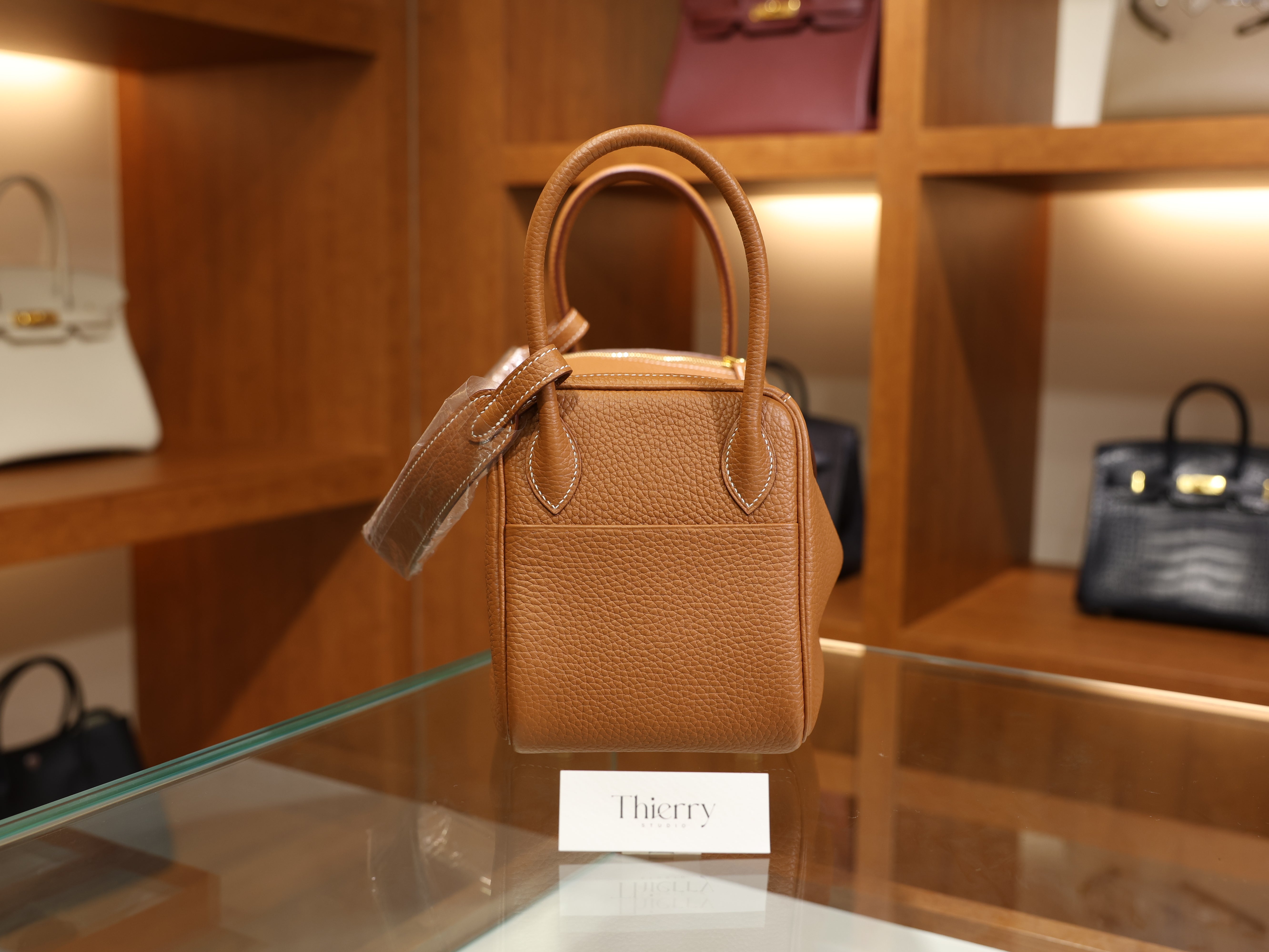 Lindy 26 clemence gold GHW