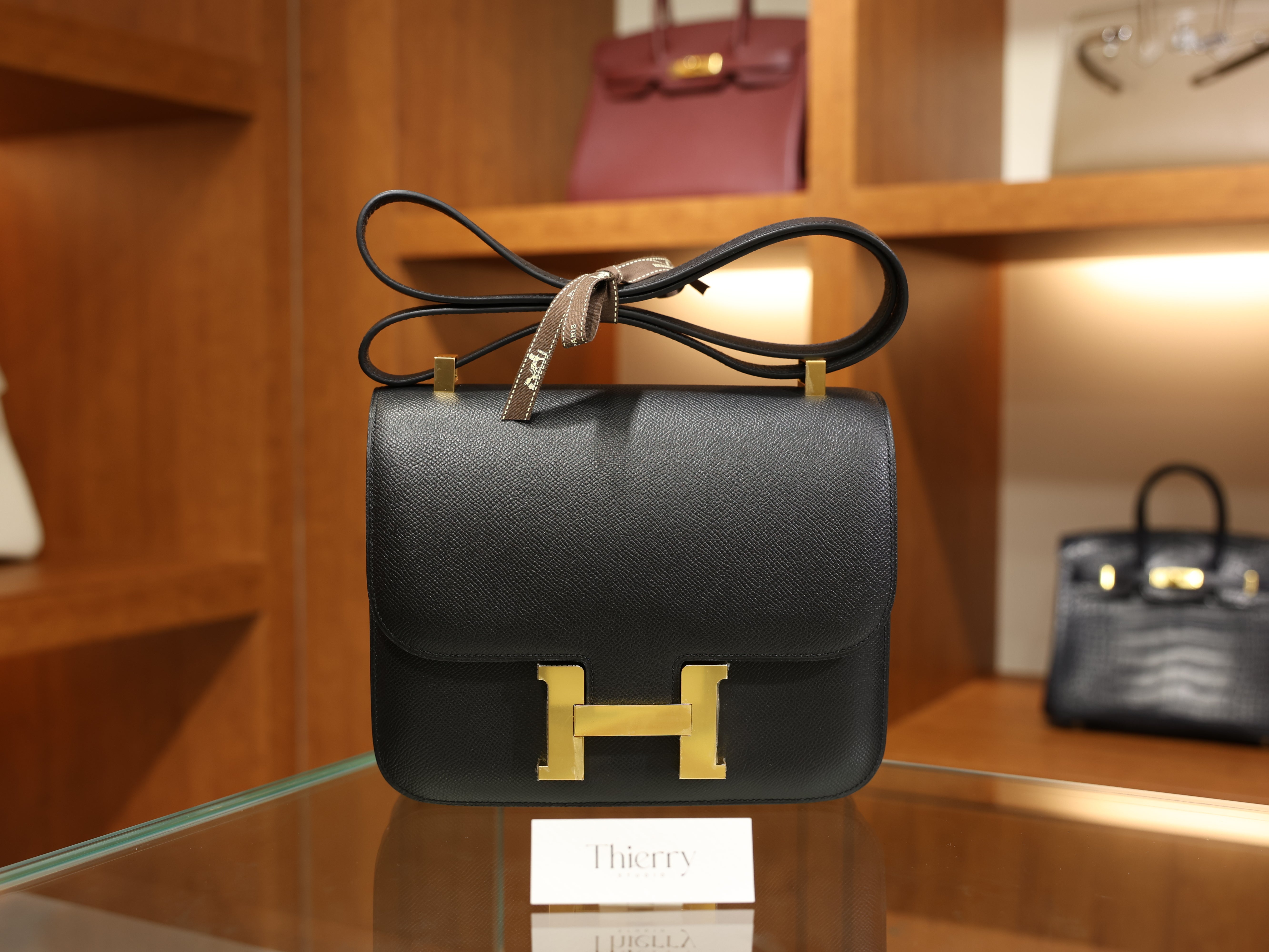 Constance 24 epsom black GHW
