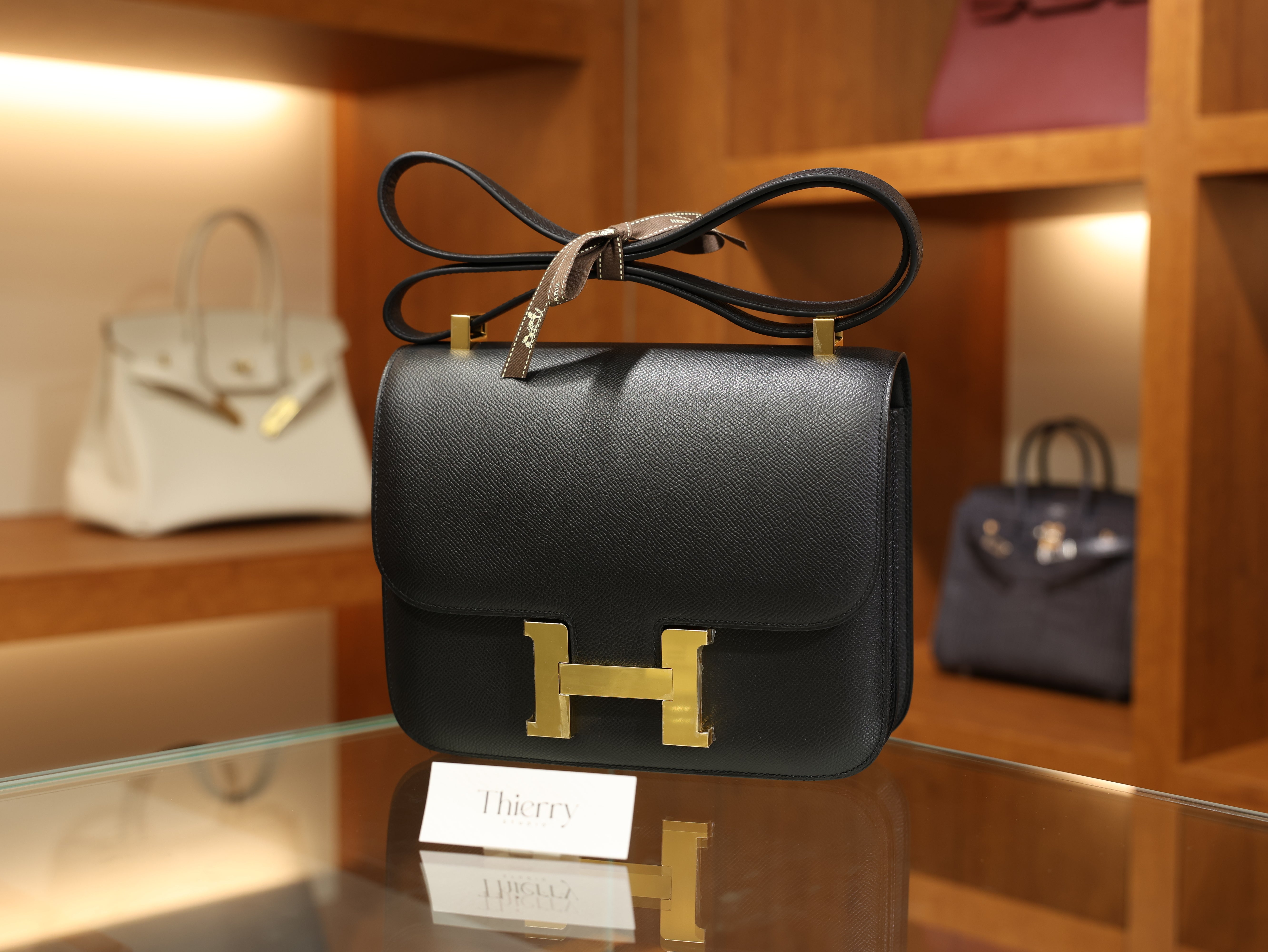 Constance 24 epsom black GHW