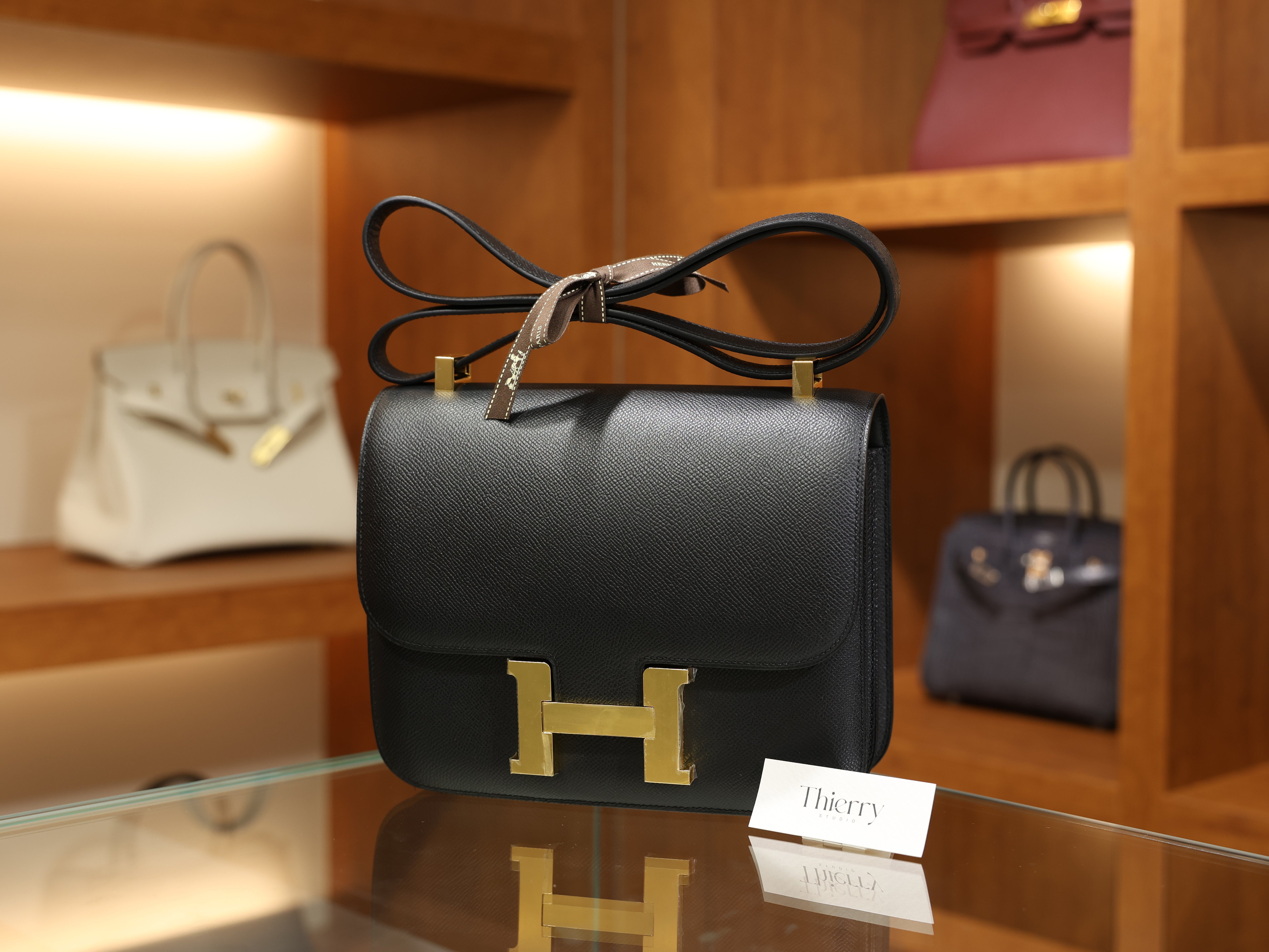 Constance 24 epsom black GHW