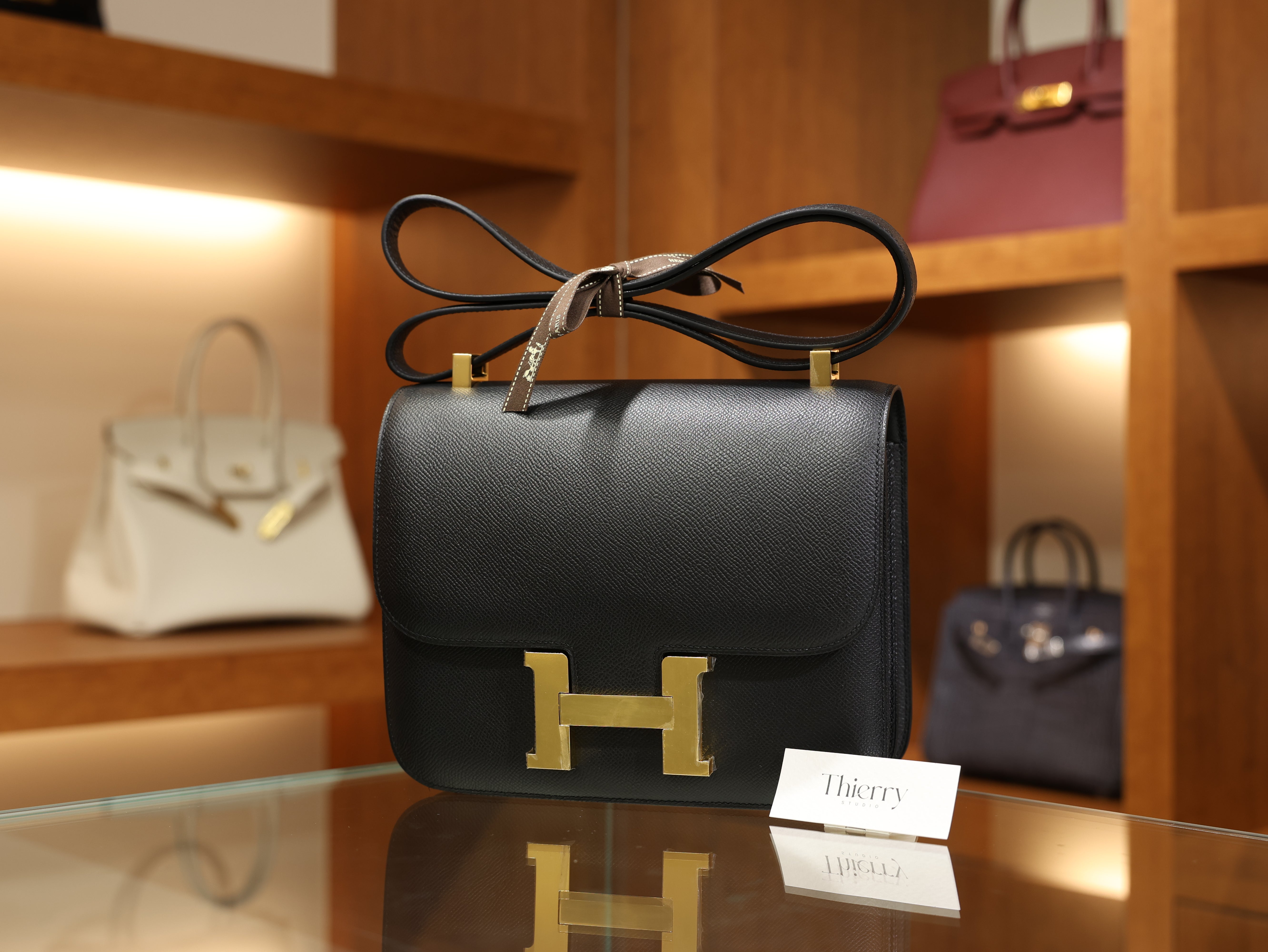 Constance 24 epsom black GHW