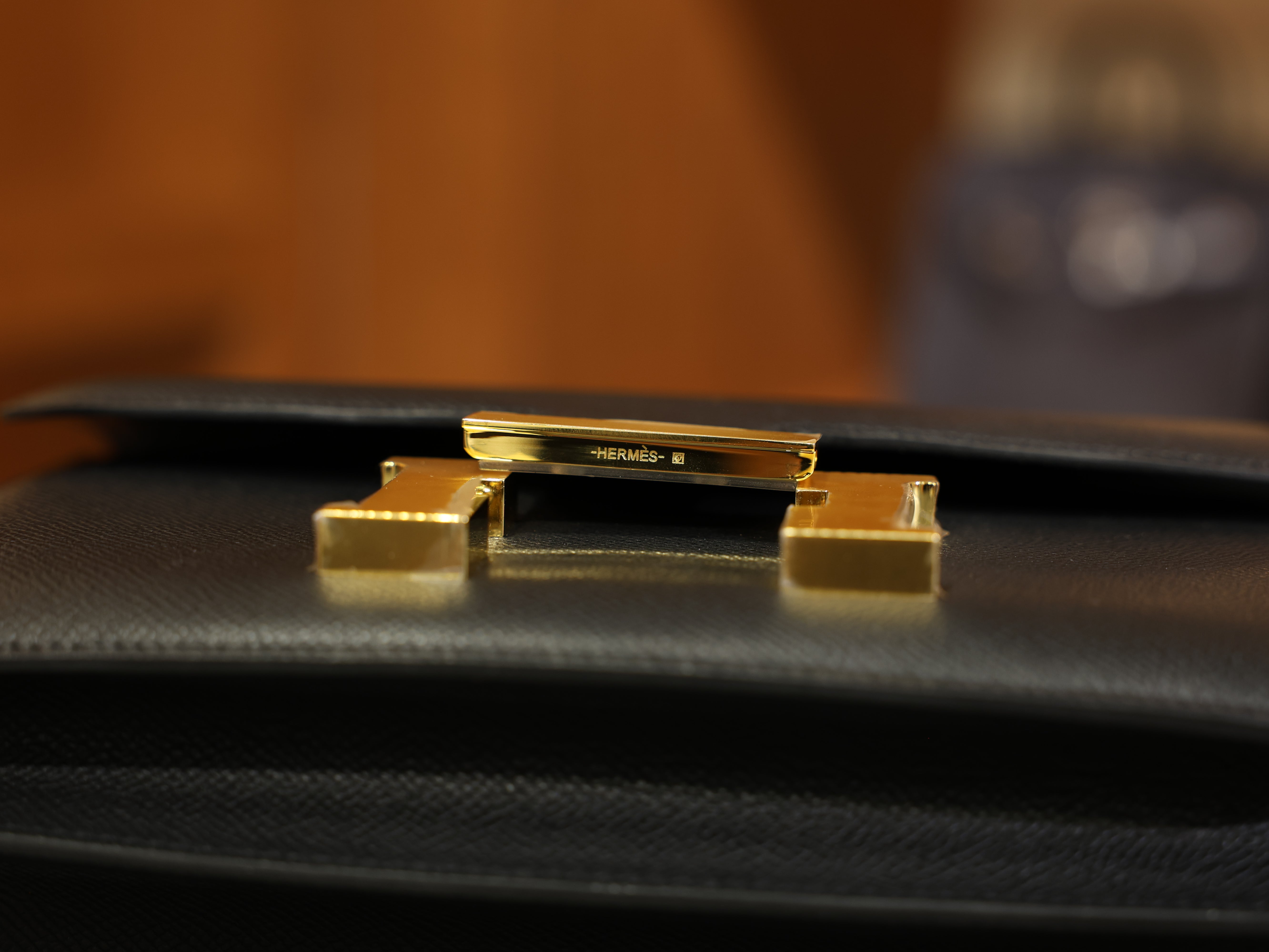 Constance 24 epsom black GHW