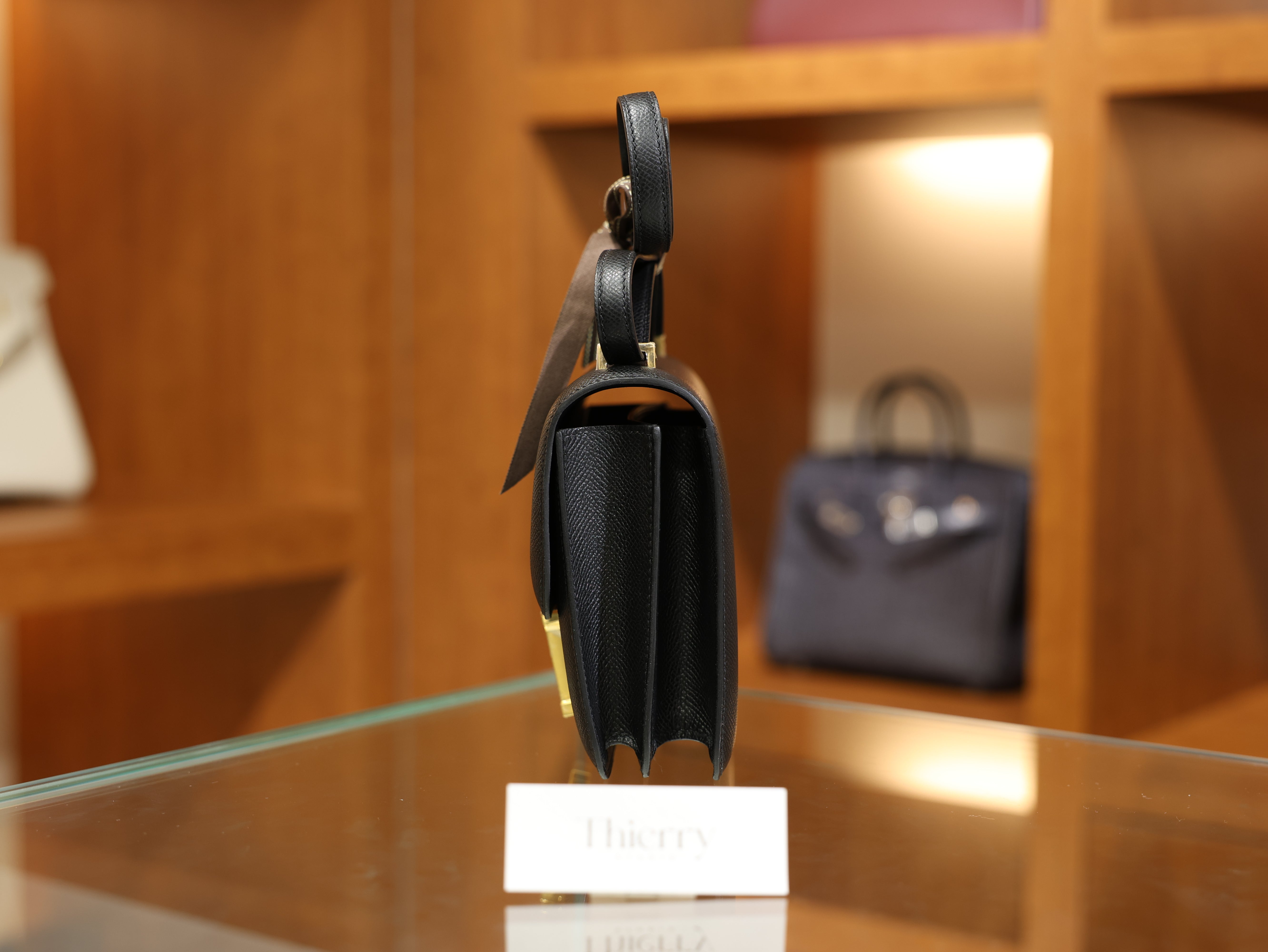 Constance 18 epsom black GHW