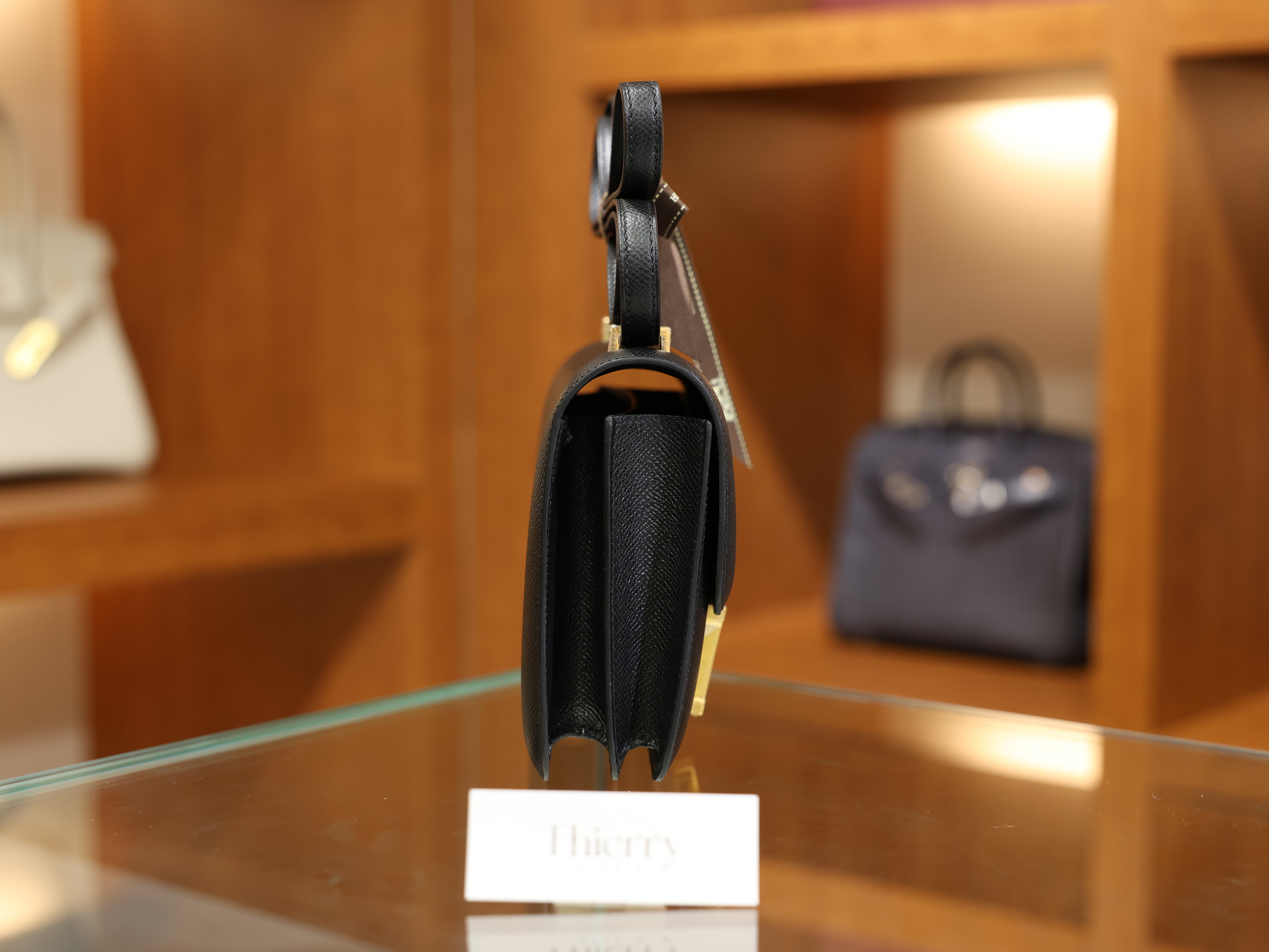 Constance 18 epsom black GHW