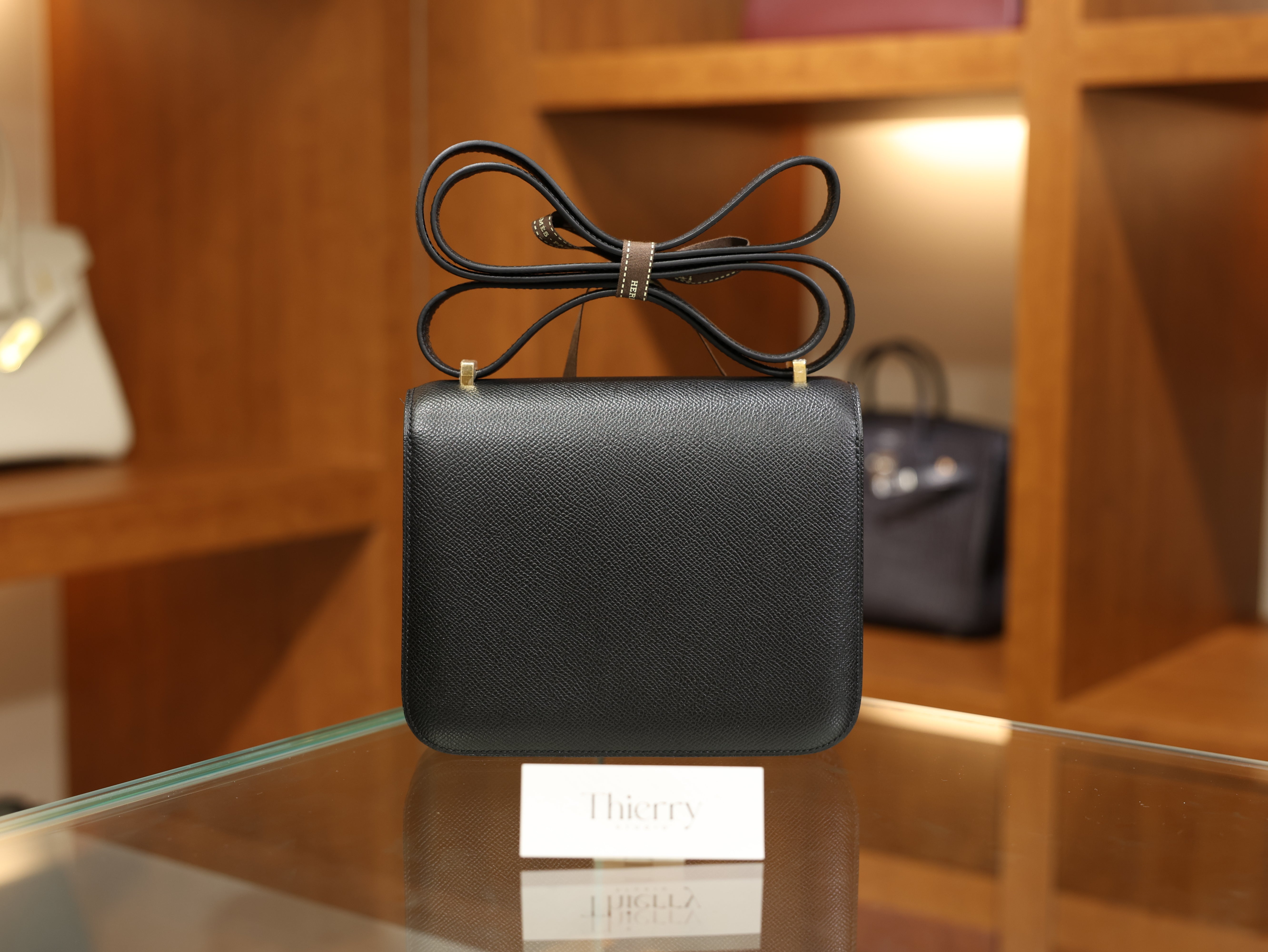 Constance 18 epsom black GHW