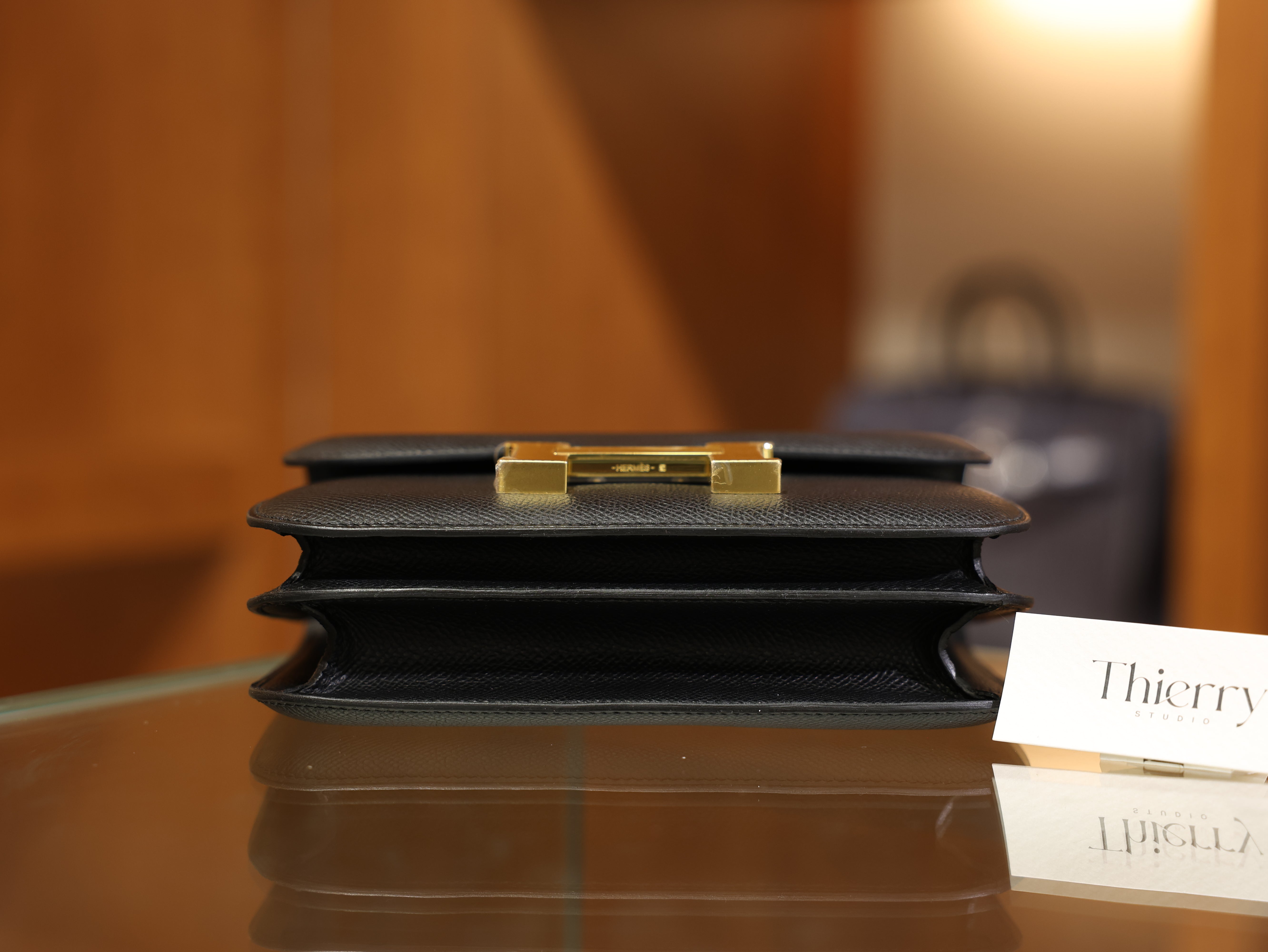 Constance 18 epsom black GHW