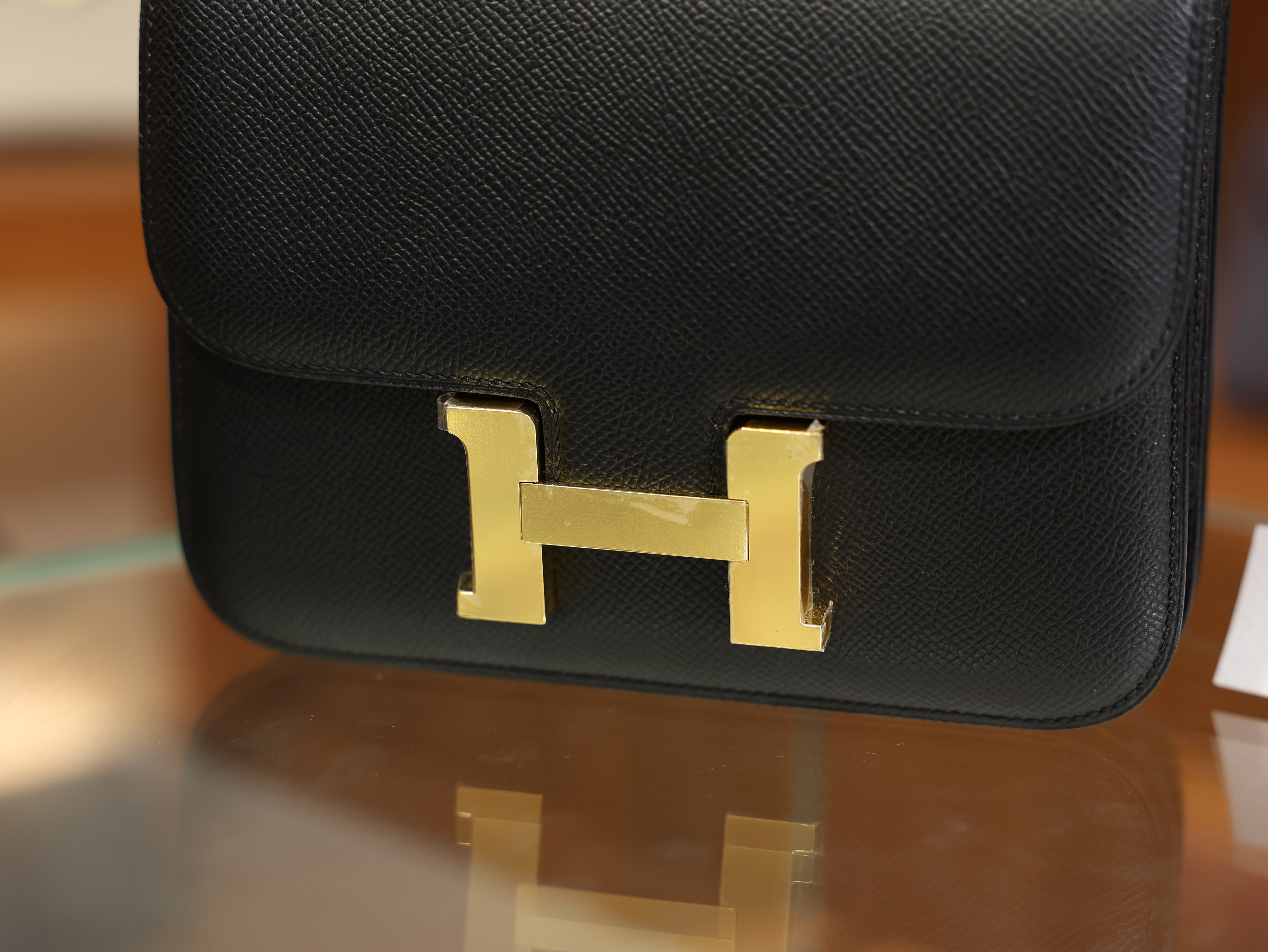 Constance 18 epsom black GHW