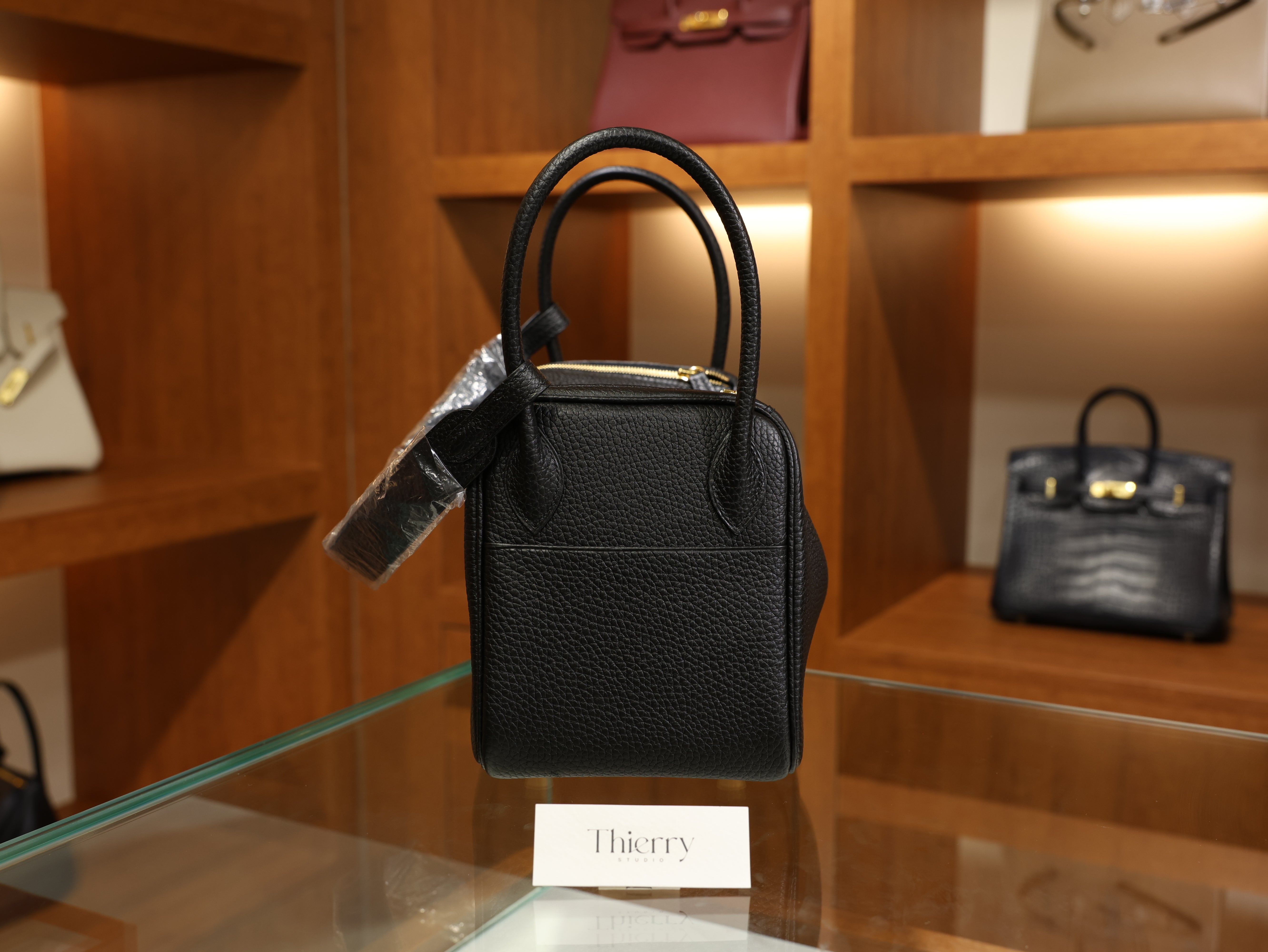 Lindy 26 clemence black GHW