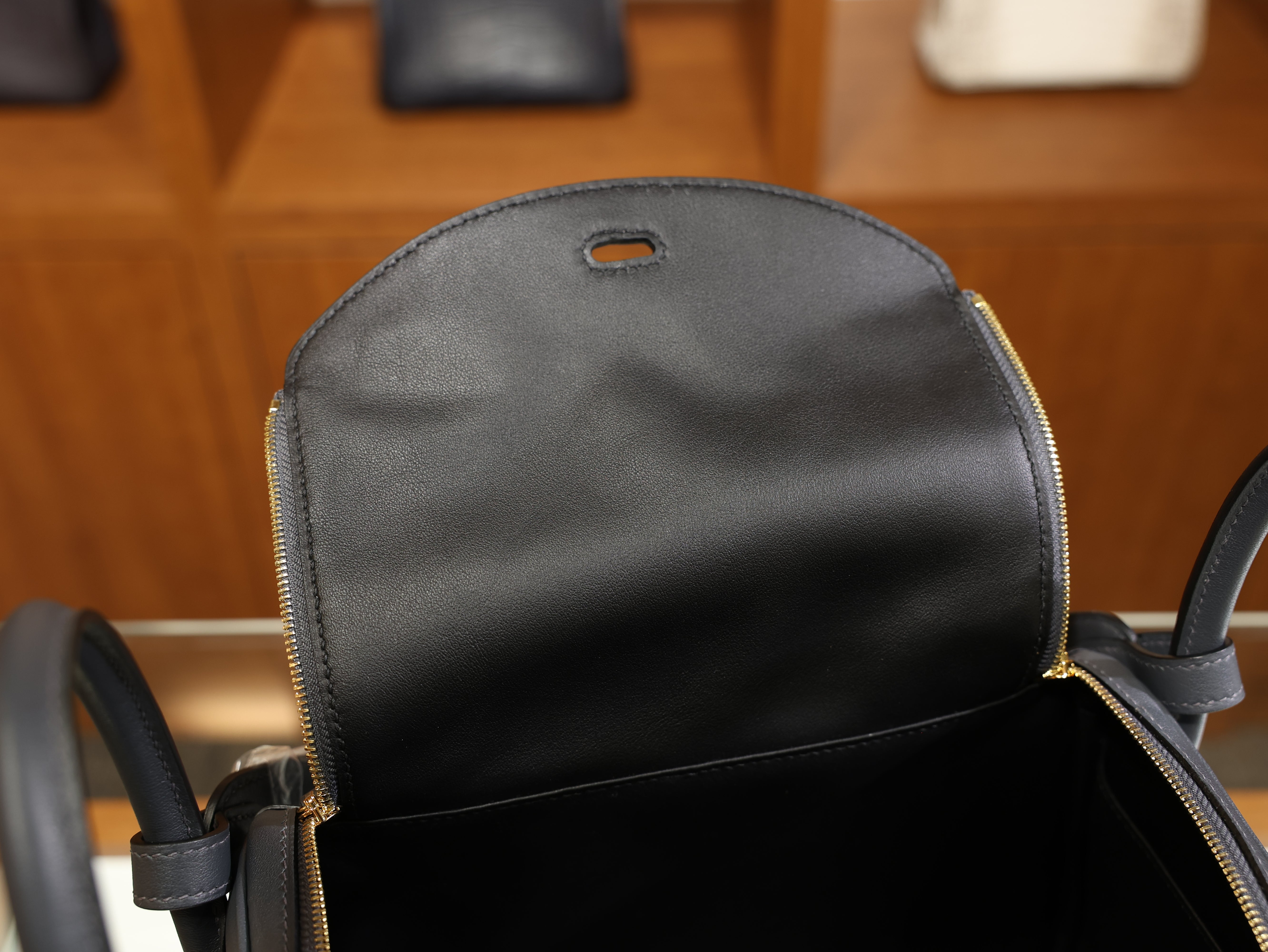 Lindy 26 swift gris misty & black GHW