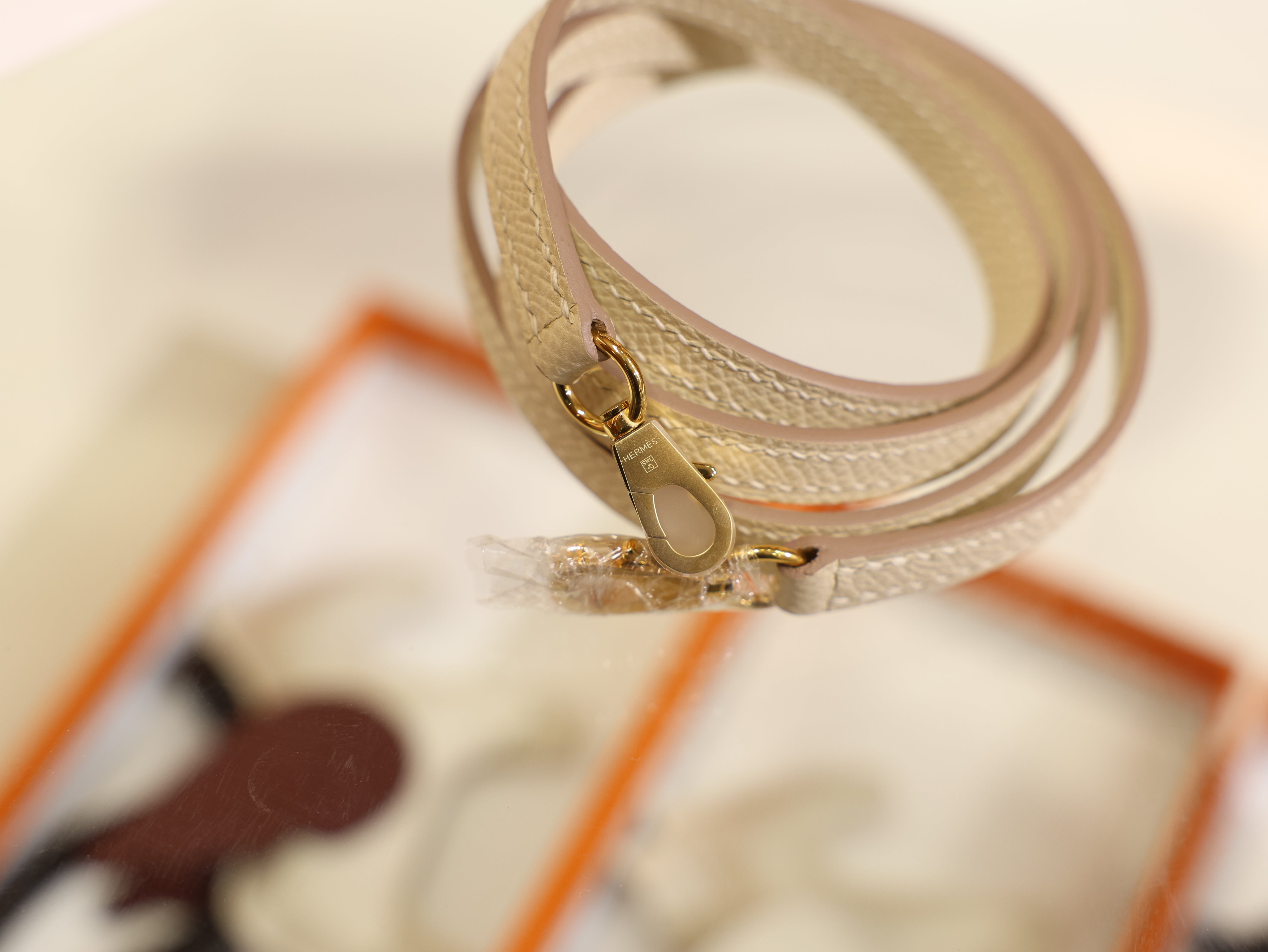 Kelly mini 2 epsom craie GHW