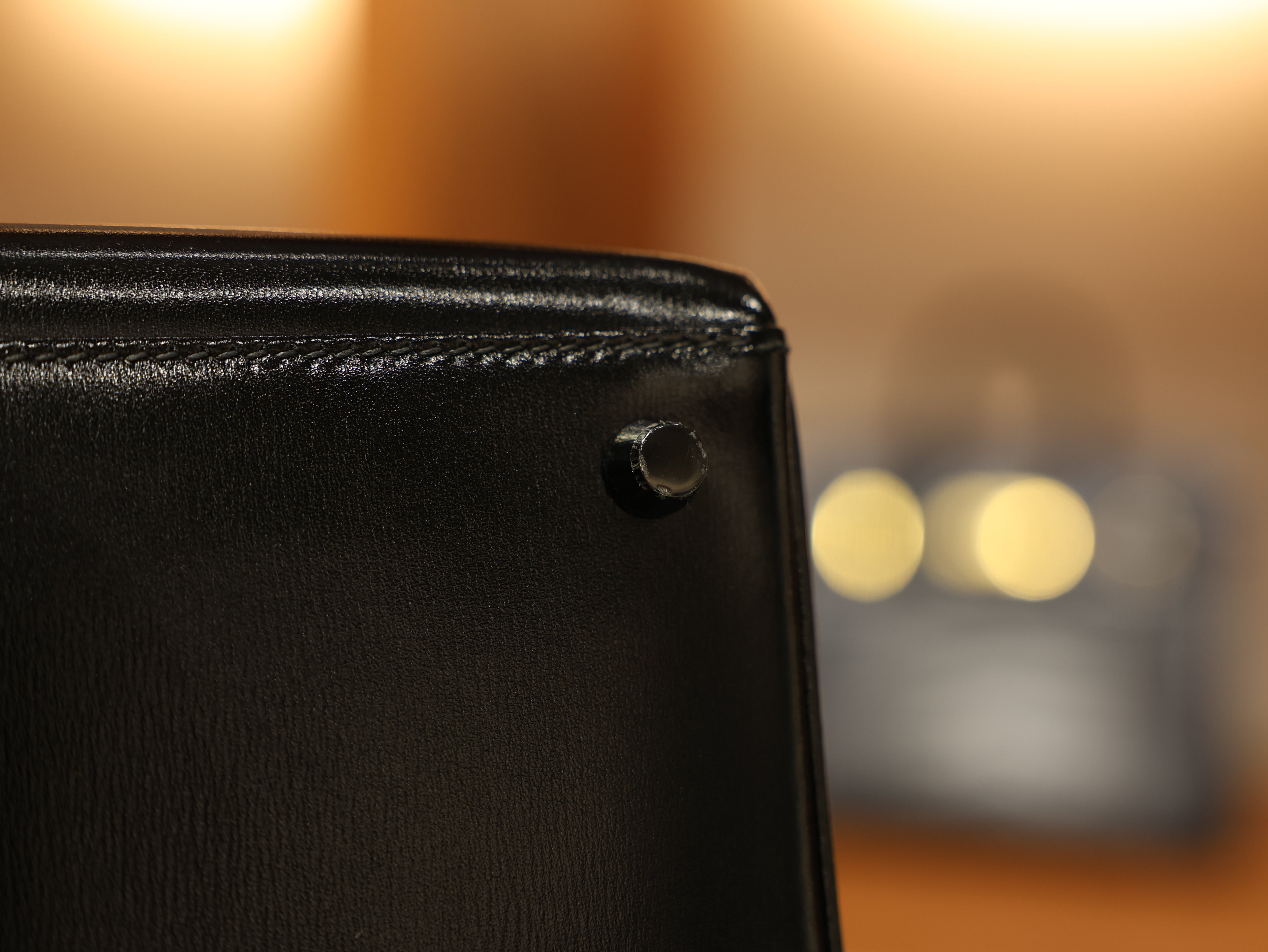 Kelly 28 retourne So black