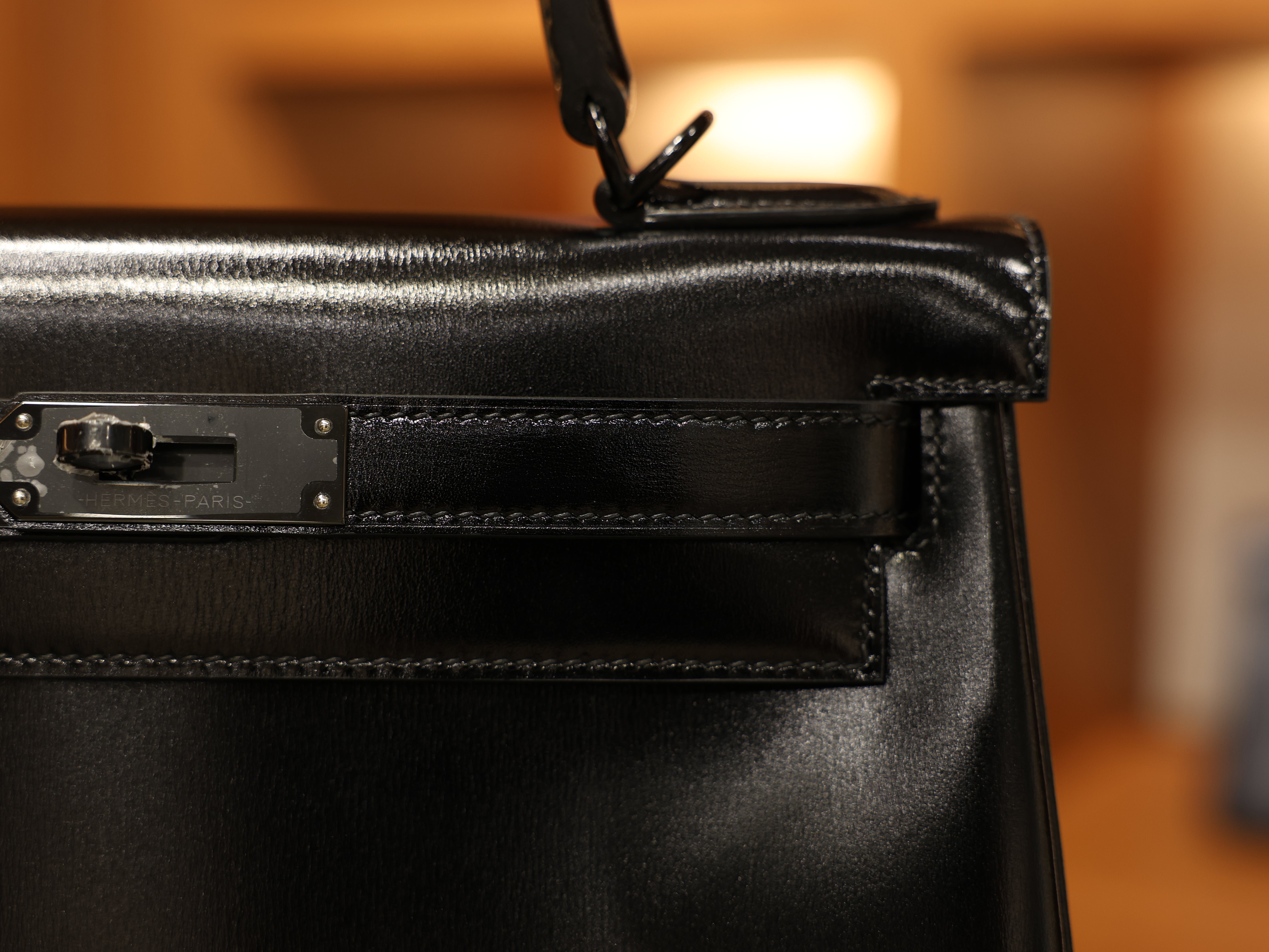 Kelly 28 retourne So black