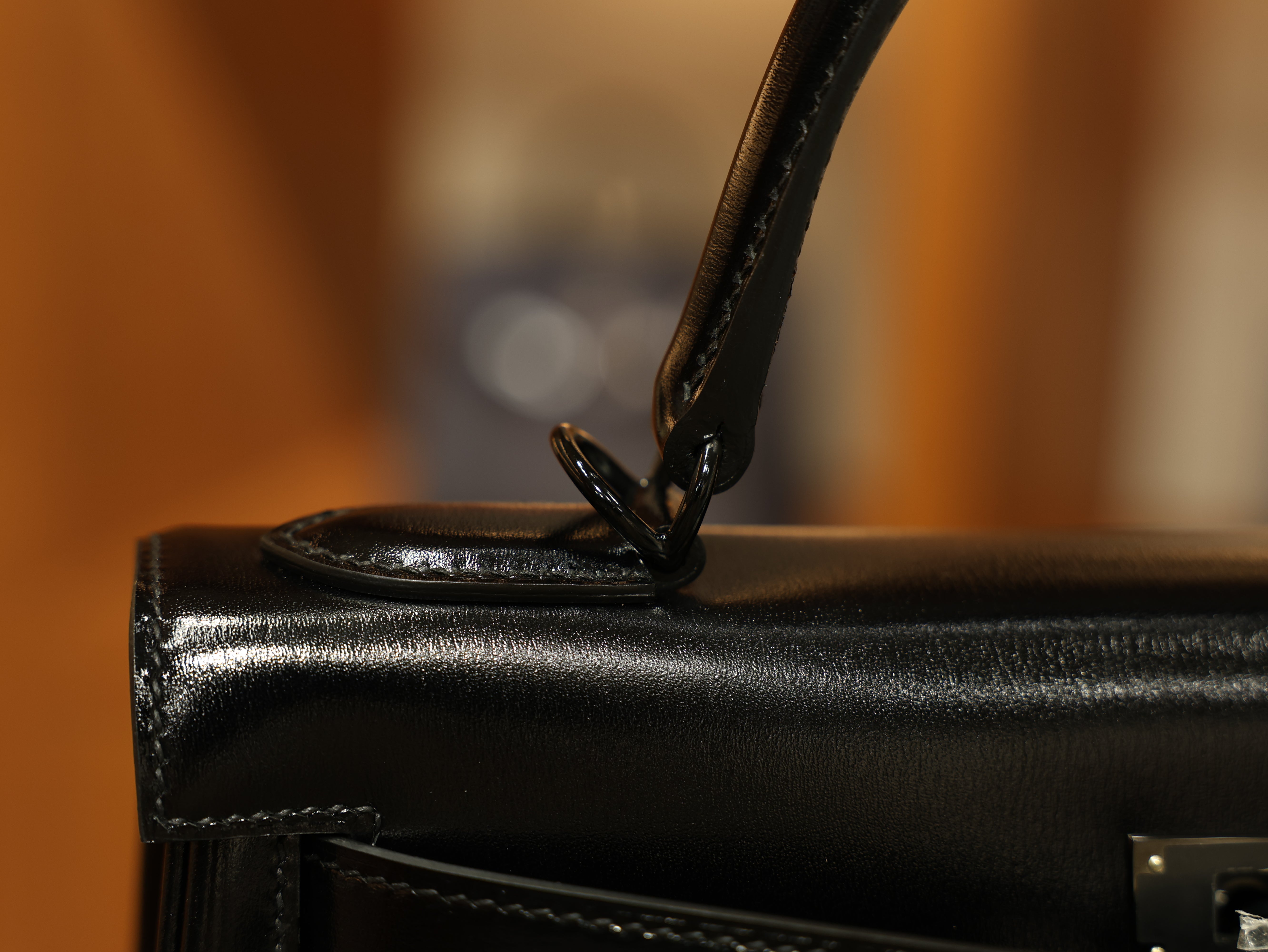 Kelly 28 retourne So black