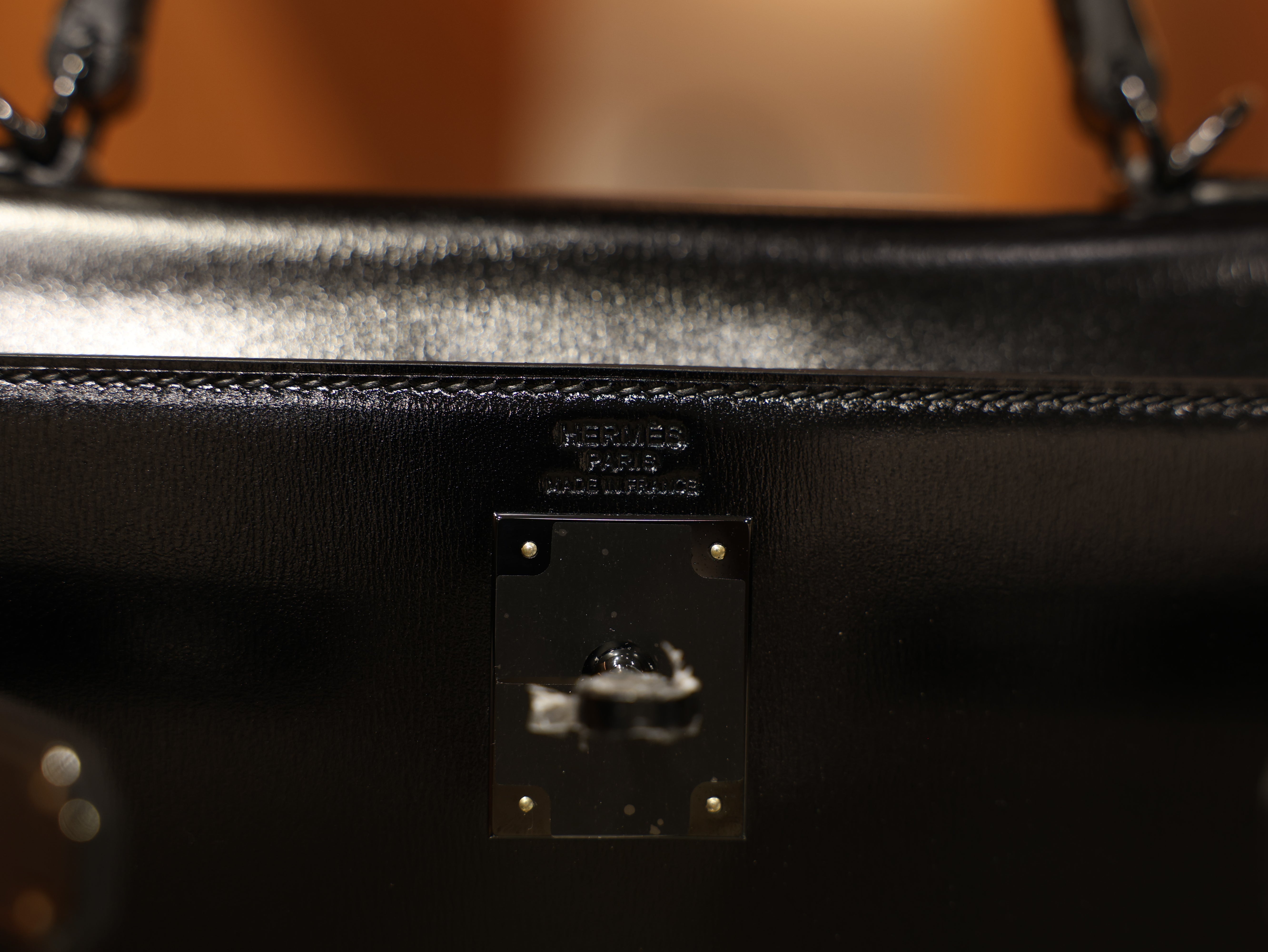 Kelly 28 retourne So black