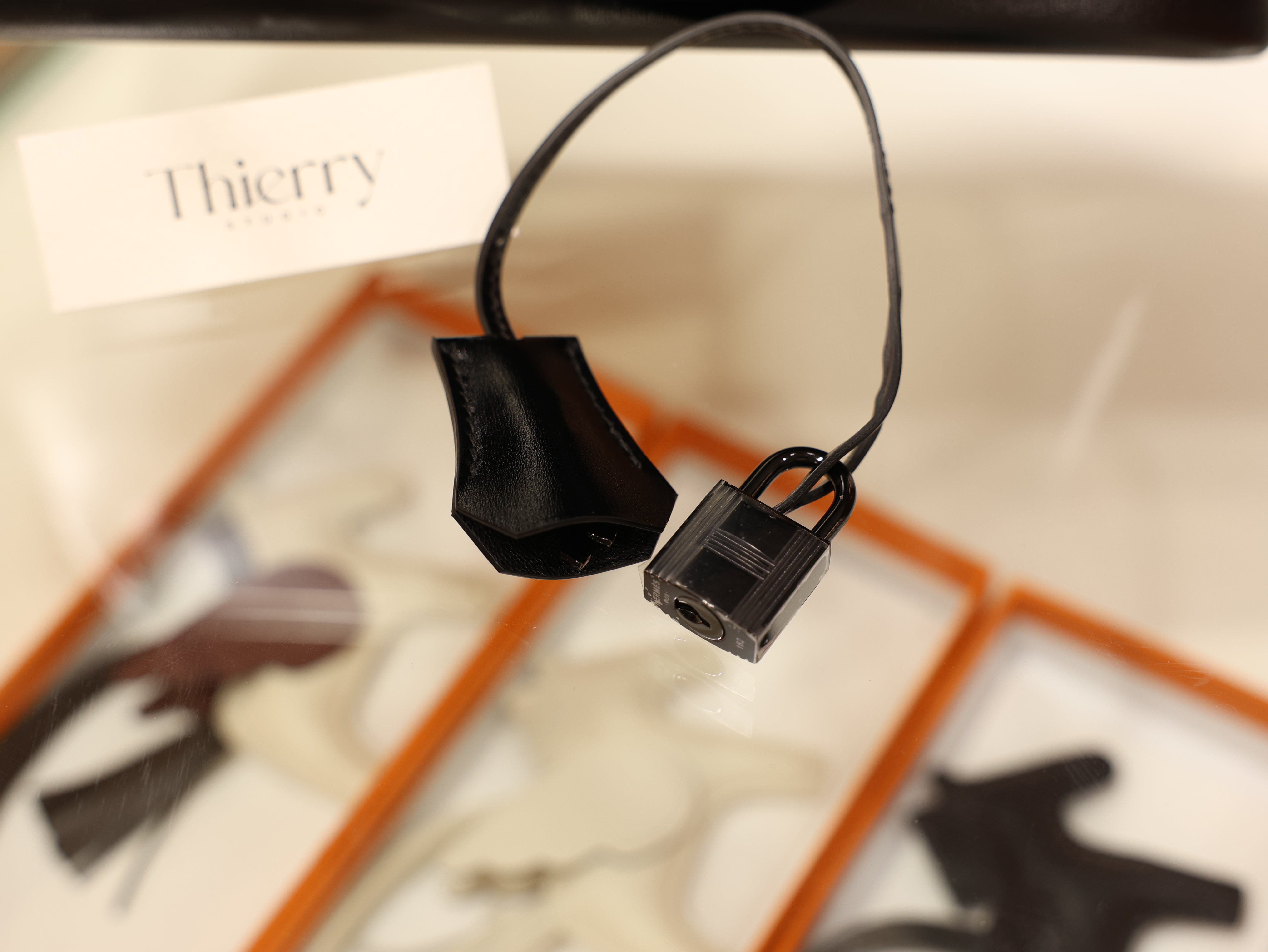 Kelly 28 retourne So black