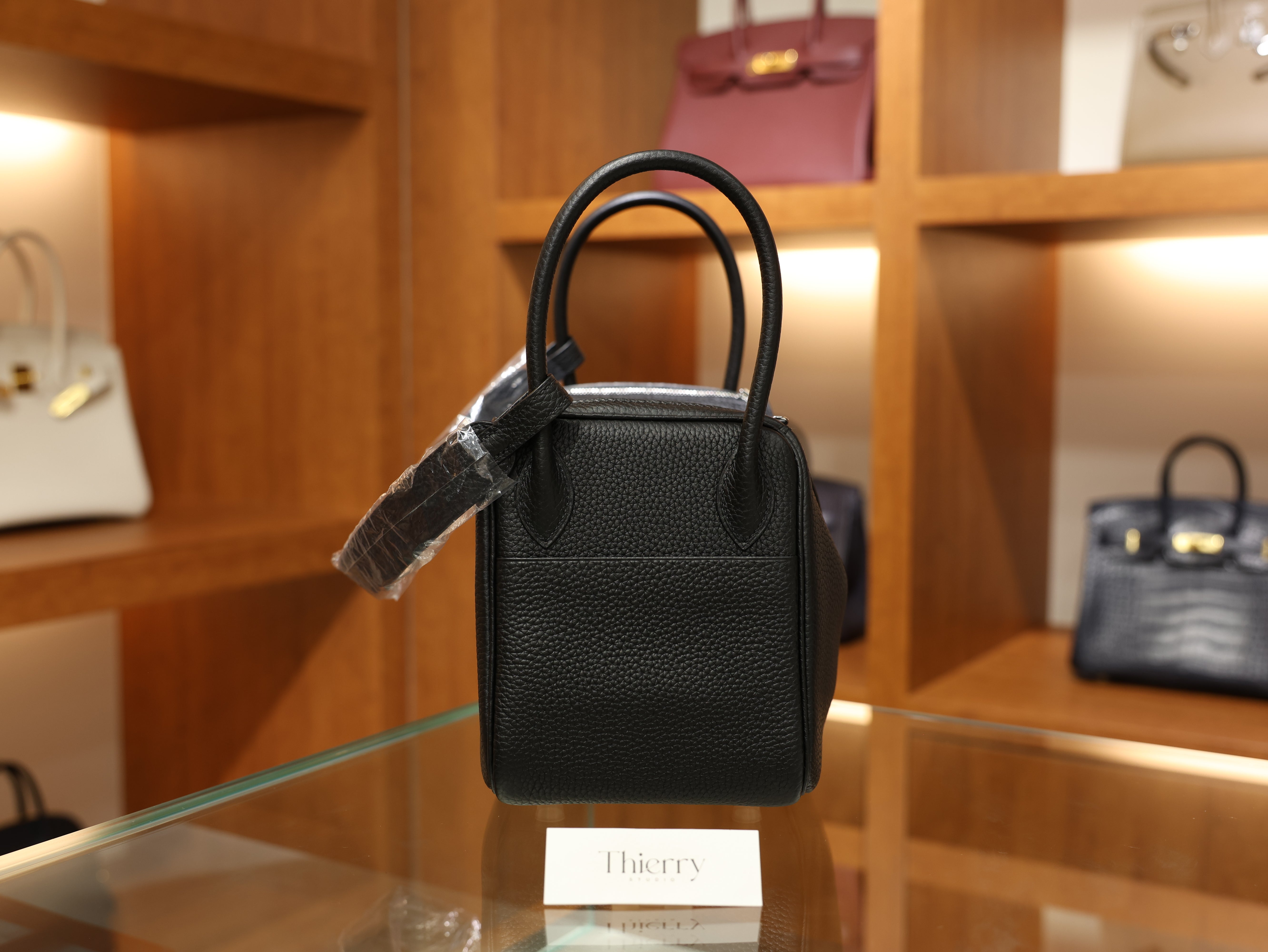 Lindy 26 clemence black PHW