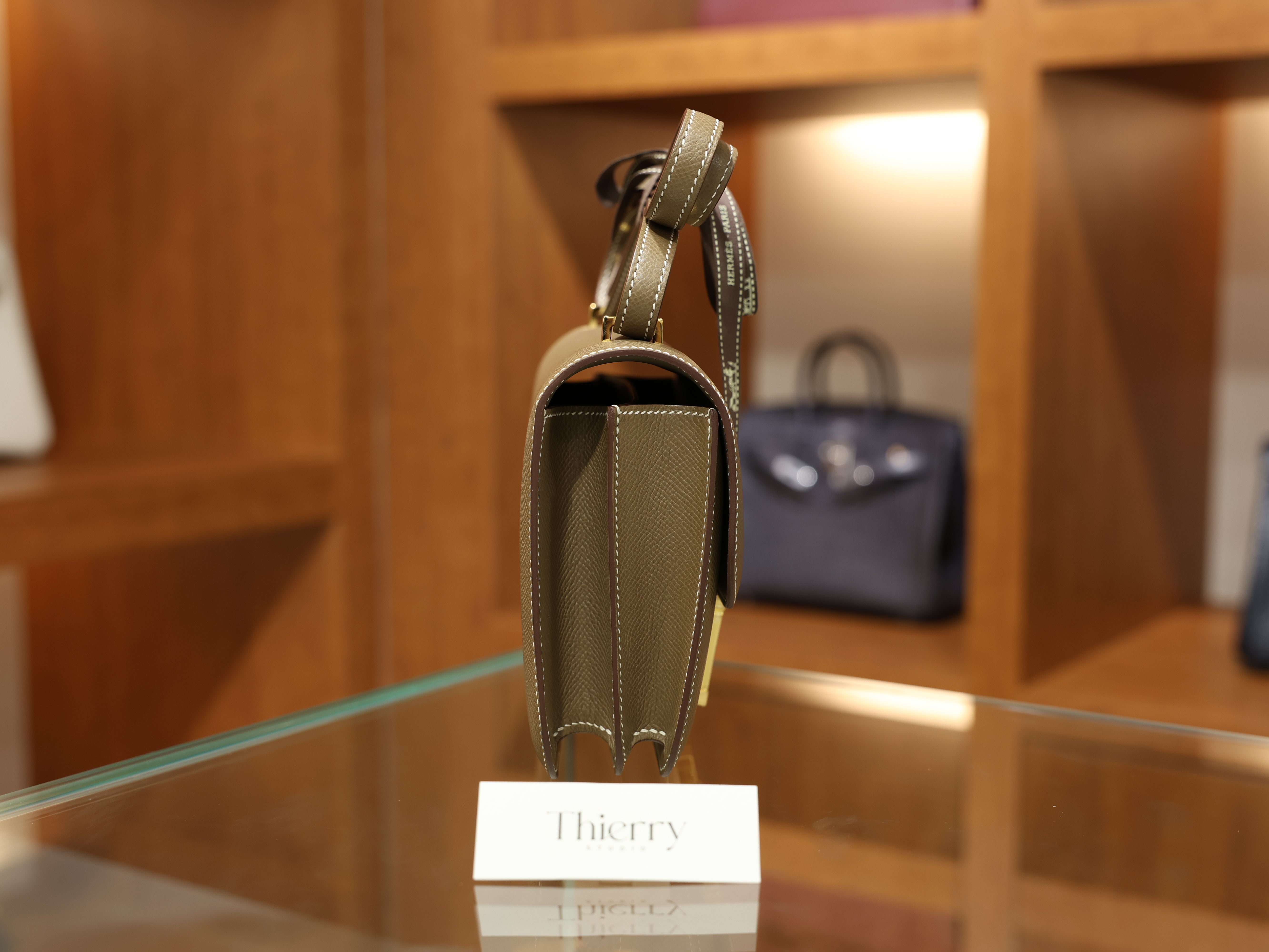 Constance 18 epsom etoupe GHW