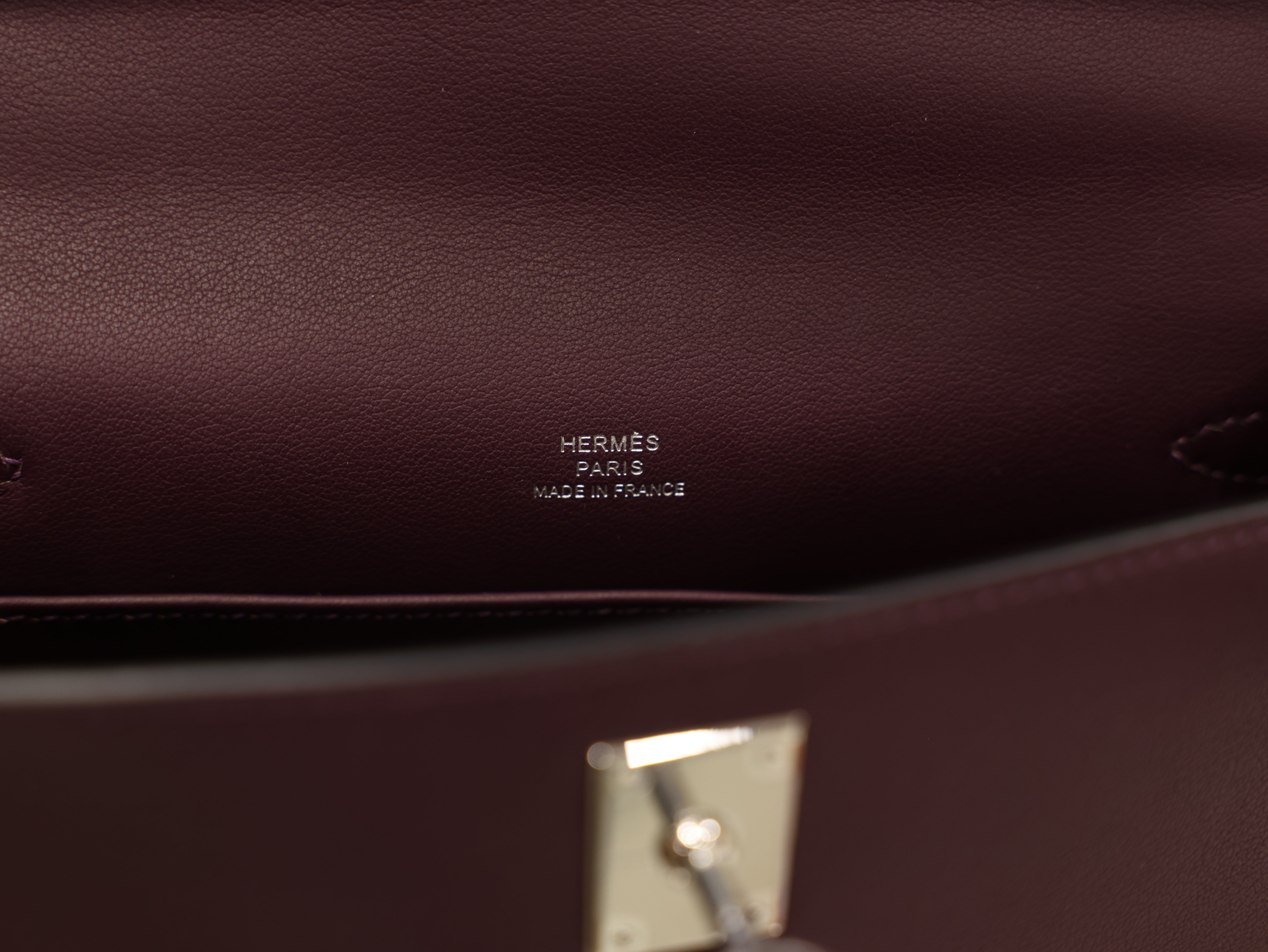 Kelly pochette swift casis PHW