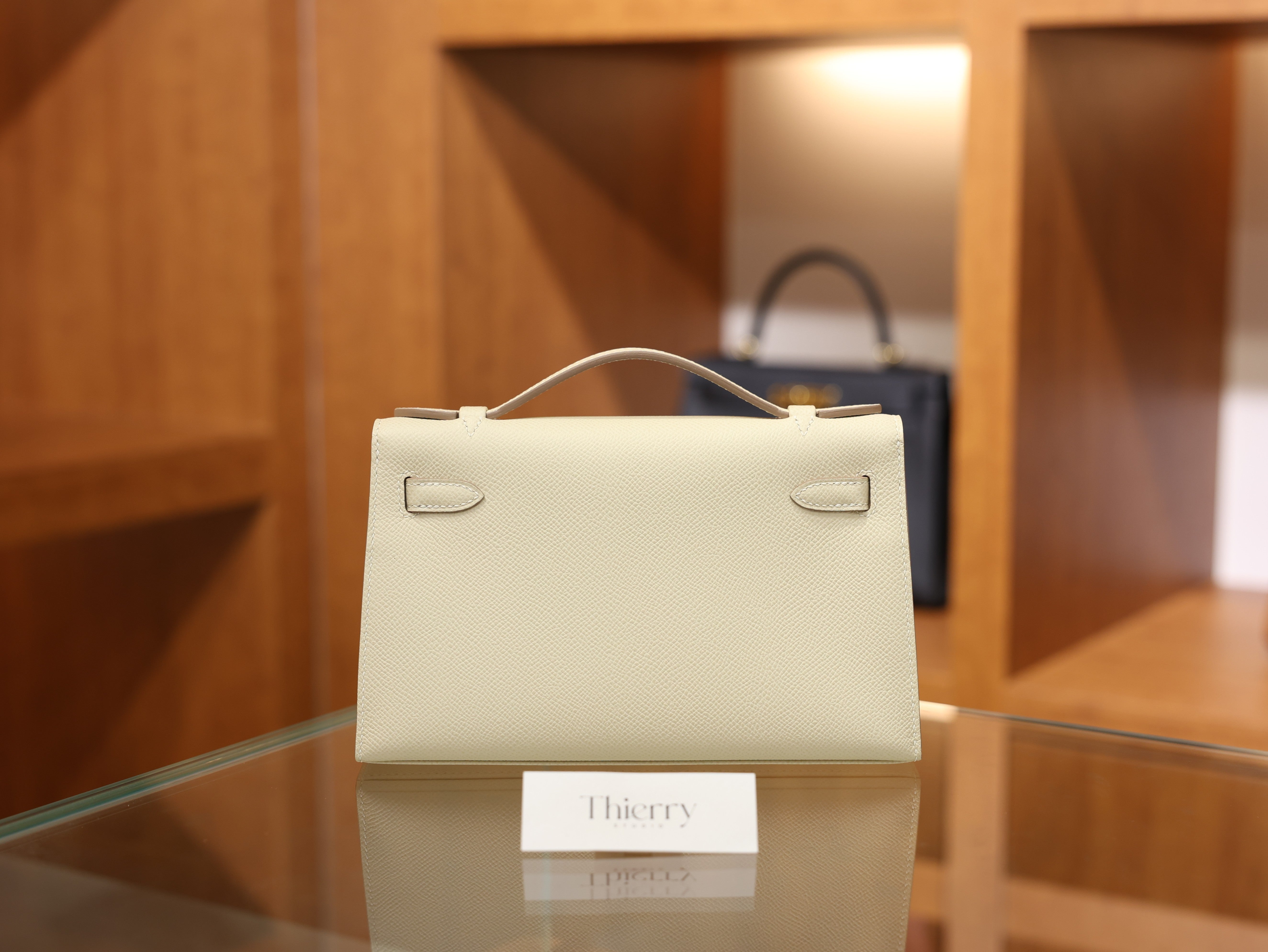 Kelly pochette epsom craie GHW