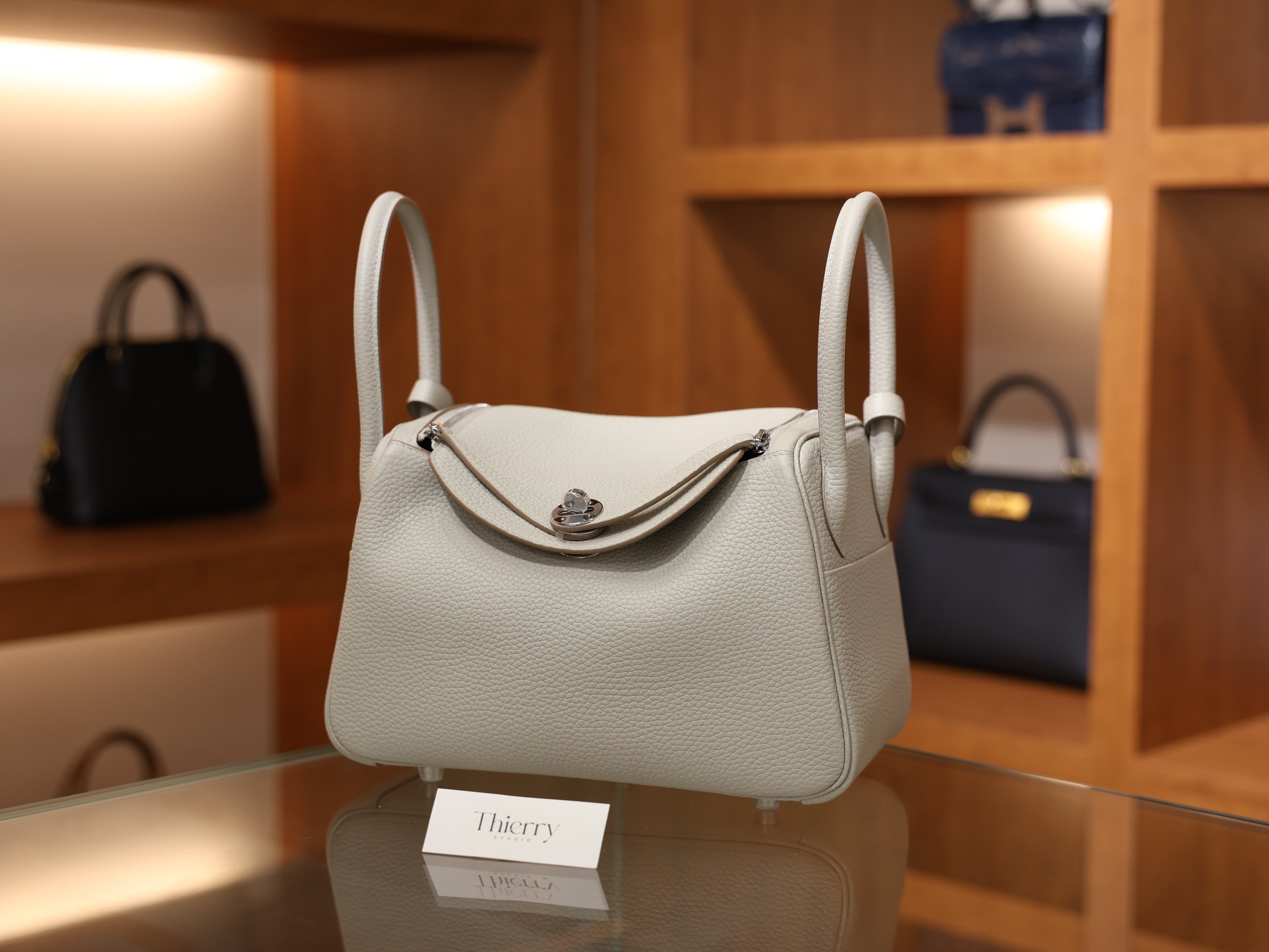 Lindy 26 clemence gris perle PHW