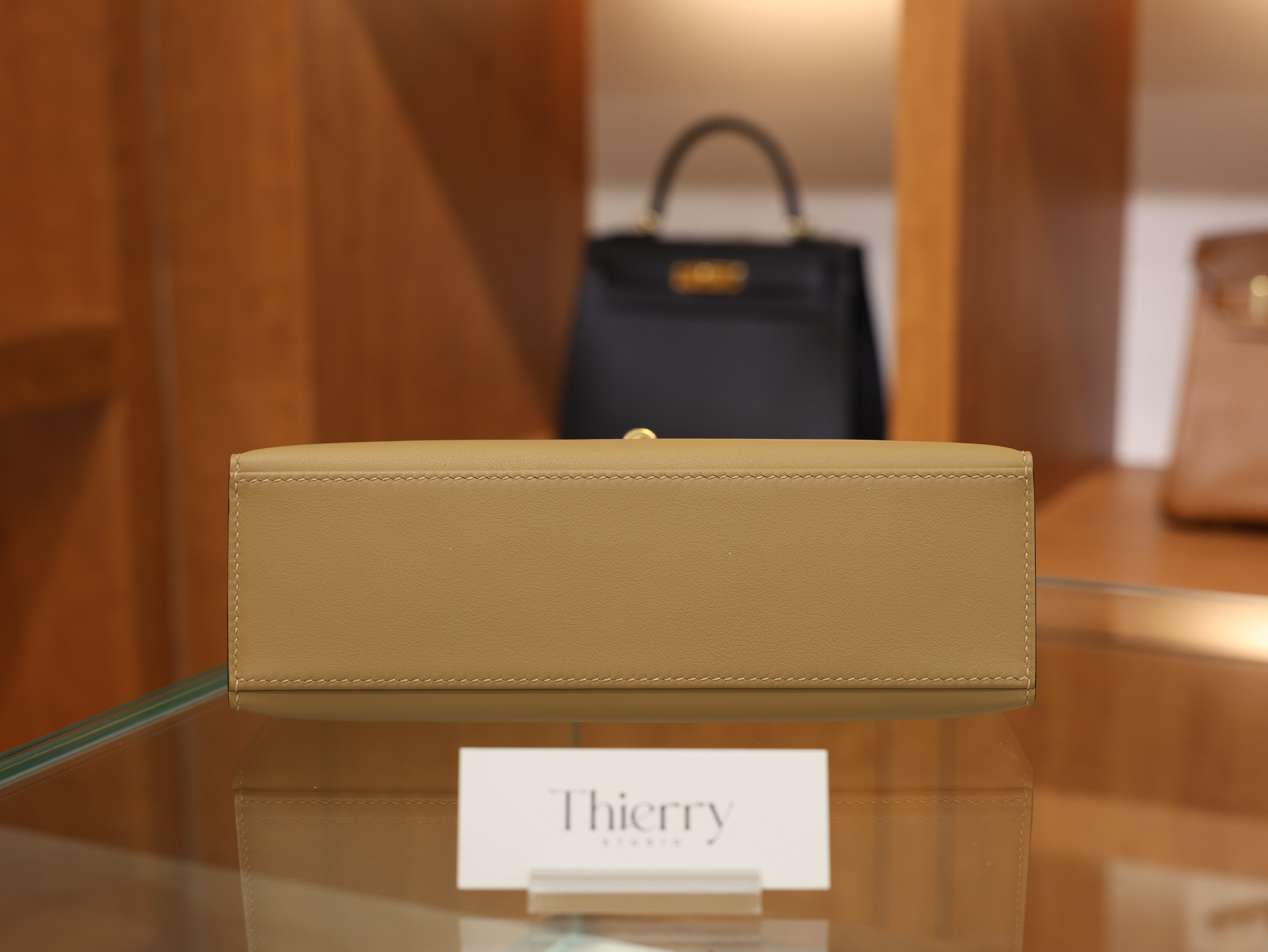 Kelly pochette swift chai GHW