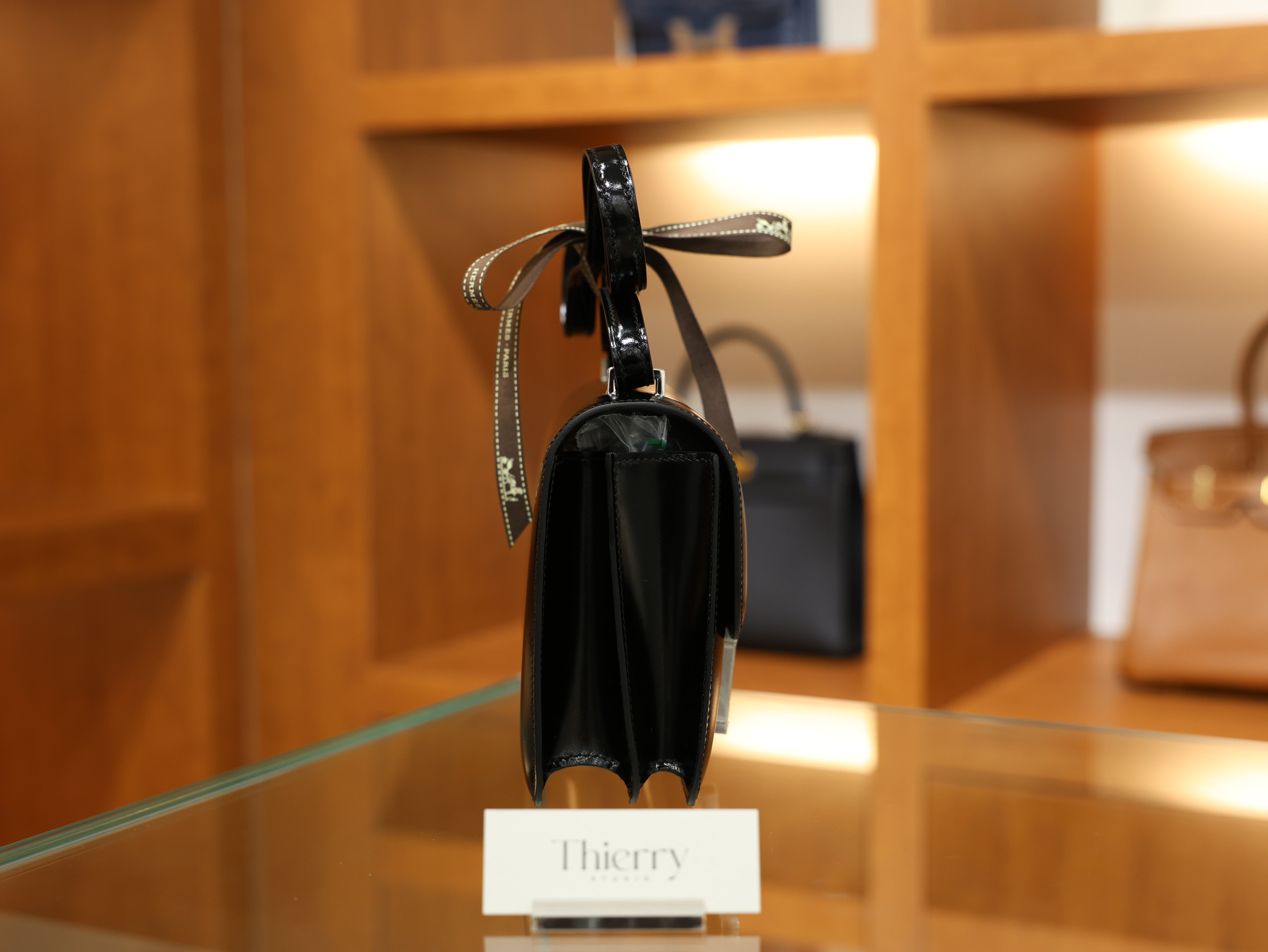 Constance 18 box black PHW