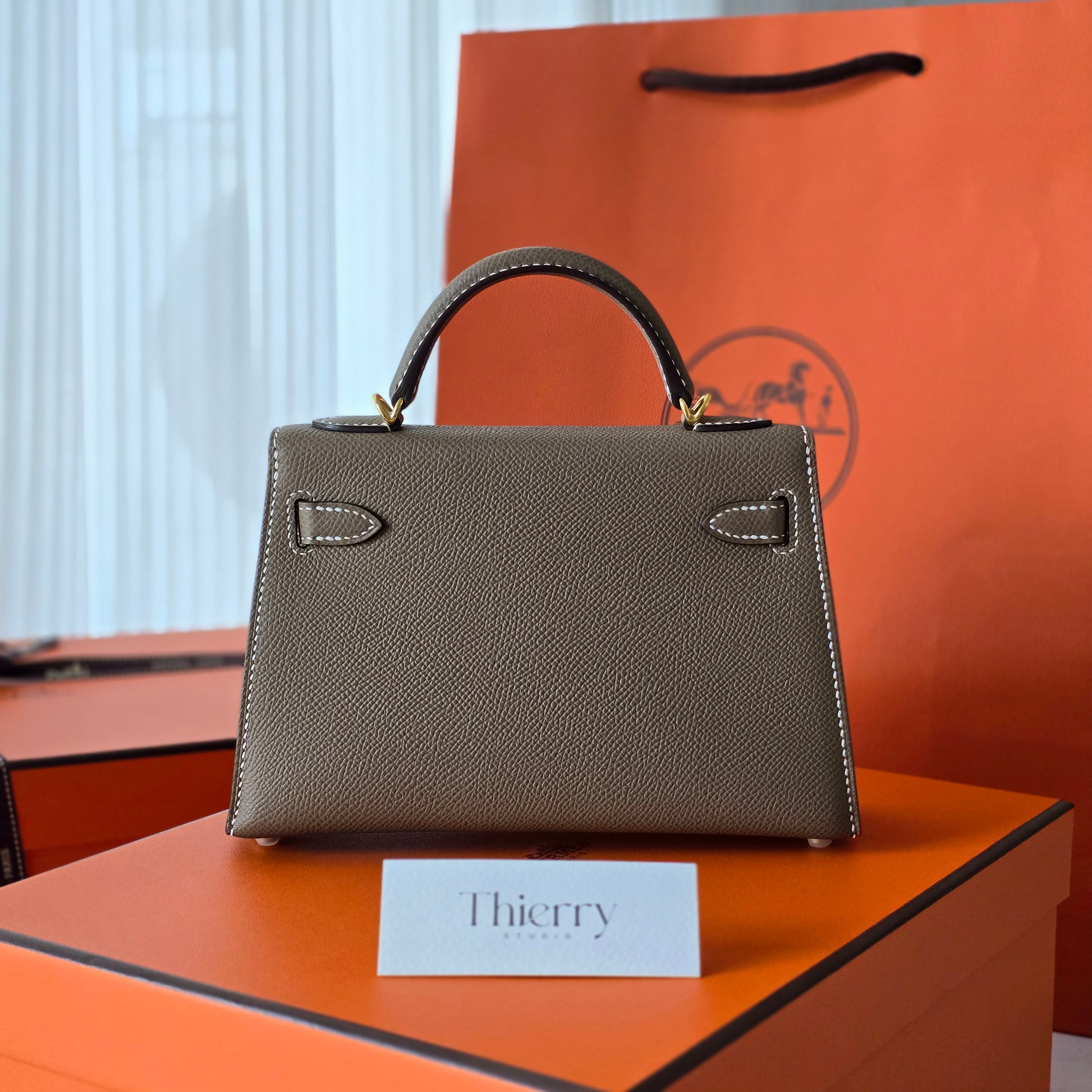 Kelly mini 2 epsom etoupe GHW
