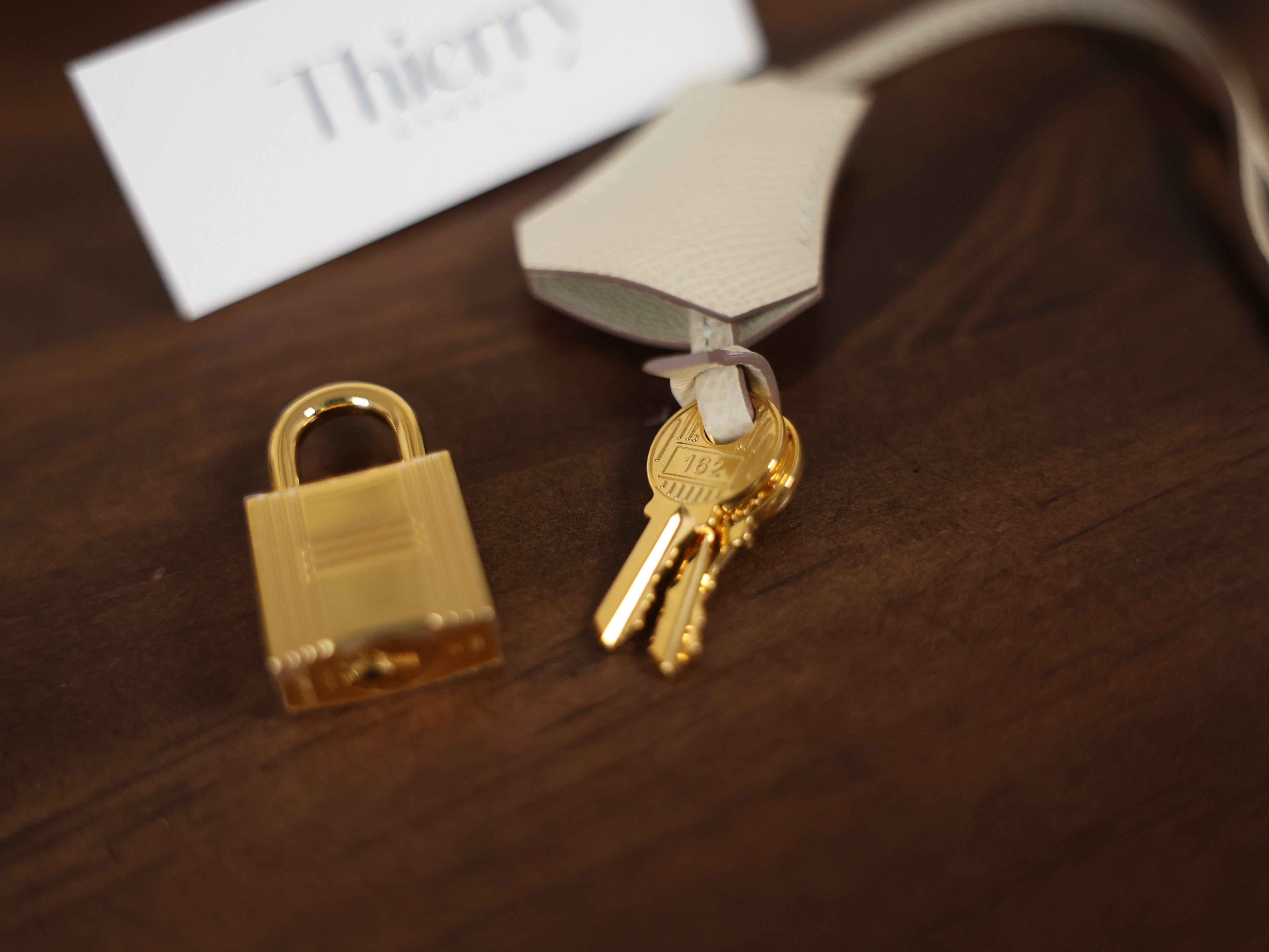 Kelly 25 epsom craie GHW